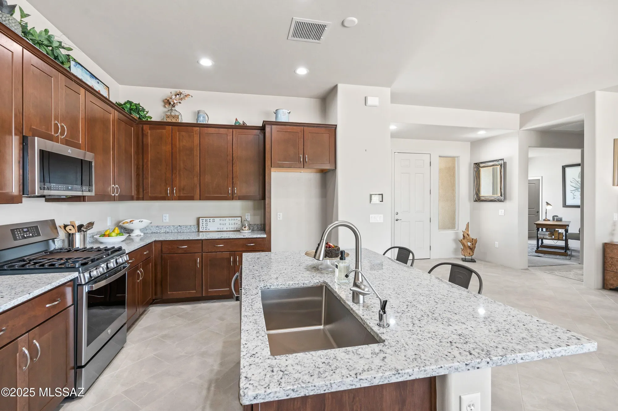 Property Slideshow image 3 of 25 | 13931 e langtry ln, Tucson, AZ, 85747