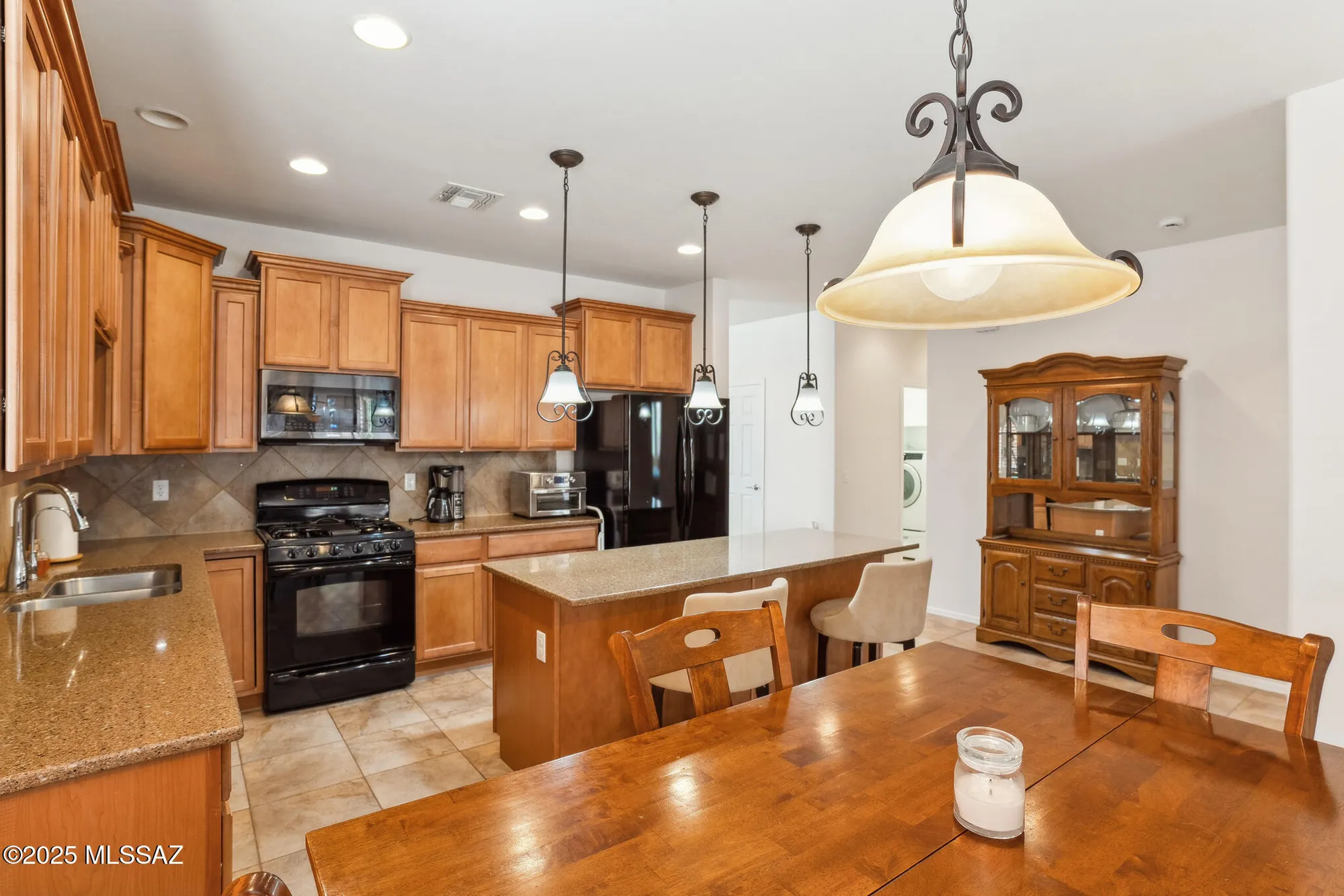 Property Slideshow image 6 of 47 | 13784 e weiers st, Vail, AZ, 85641