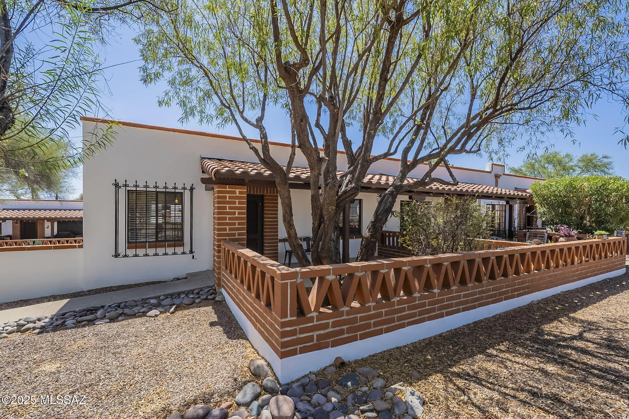 Property Slideshow image 2 of 23 | 221 s paseo tierra a, Green Valley, AZ, 85614