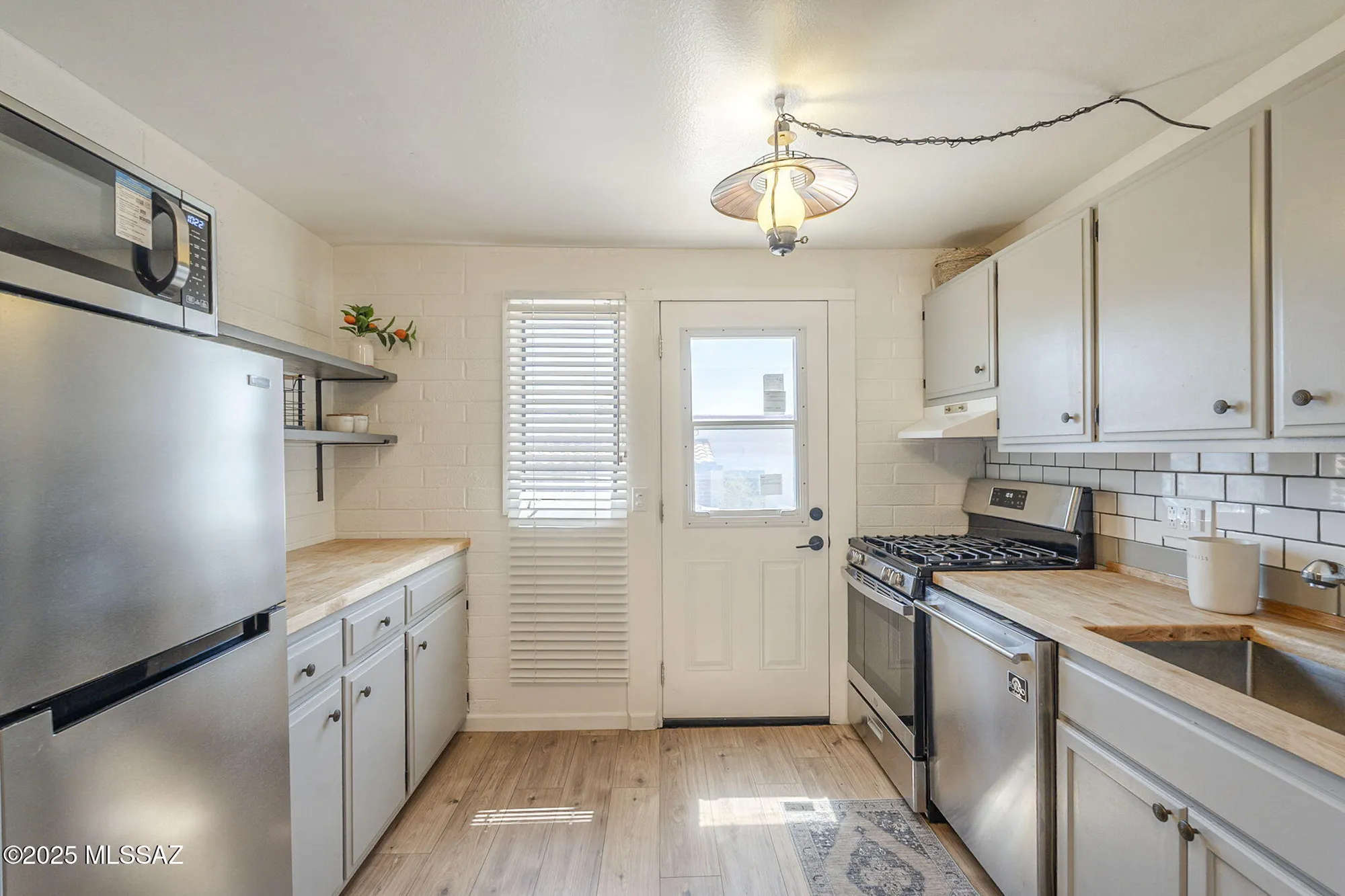 Property Slideshow image 7 of 23 | 221 s paseo tierra a, Green Valley, AZ, 85614