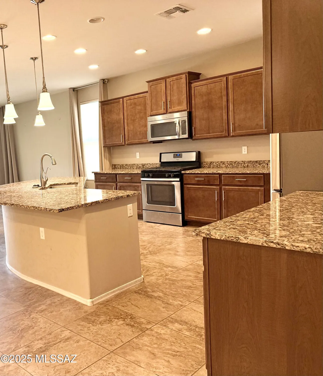 Property Slideshow image 5 of 42 | 13834 e cardemore dr, Vail, AZ, 85641