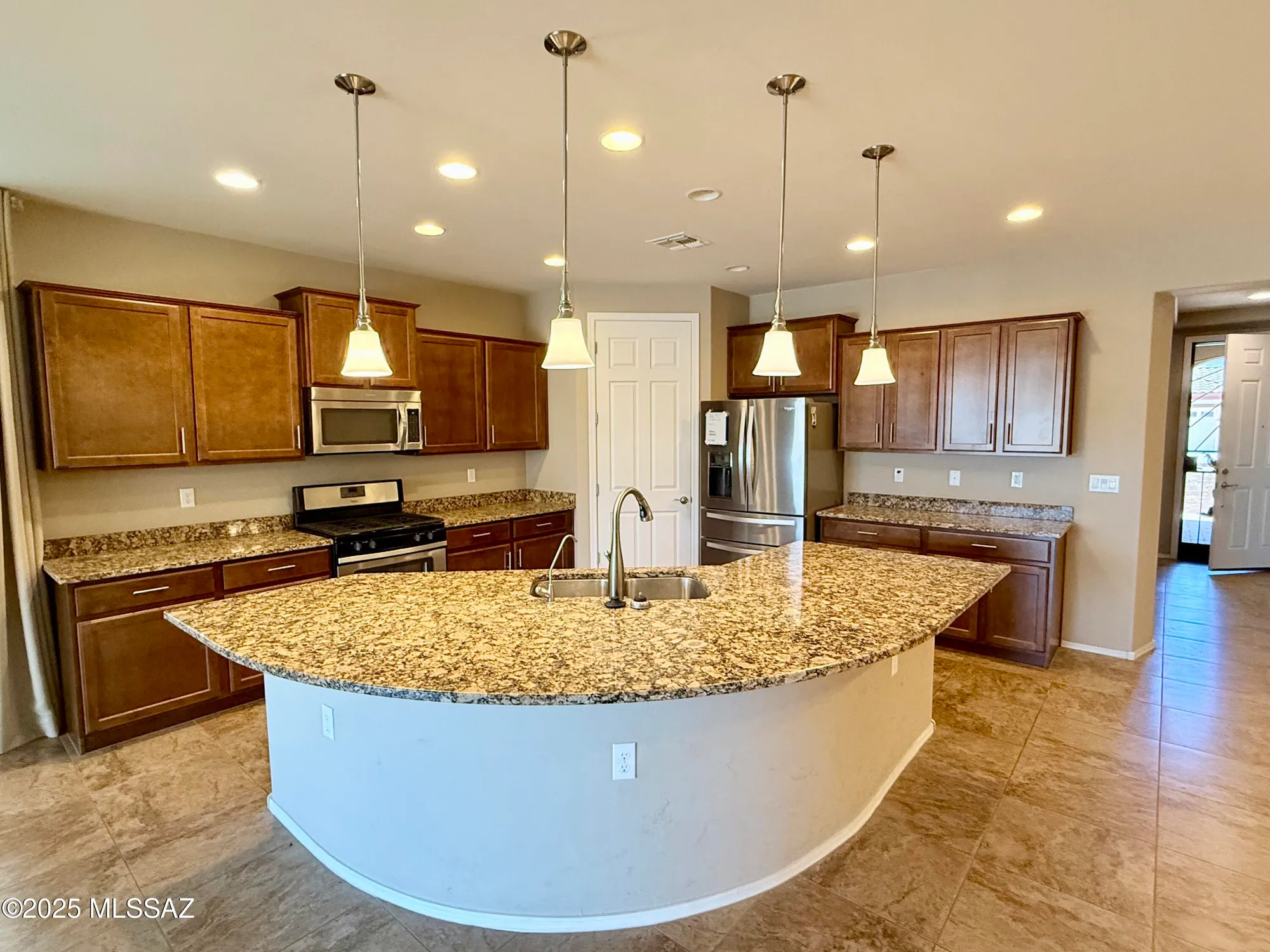 Property Slideshow image 2 of 42 | 13834 e cardemore dr, Vail, AZ, 85641