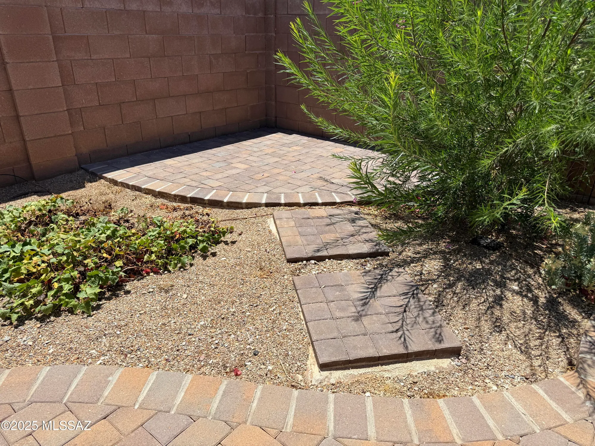 Property Slideshow image 32 of 42 | 13834 e cardemore dr, Vail, AZ, 85641