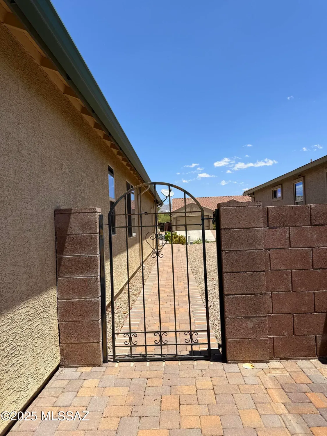 Property Slideshow image 27 of 42 | 13834 e cardemore dr, Vail, AZ, 85641