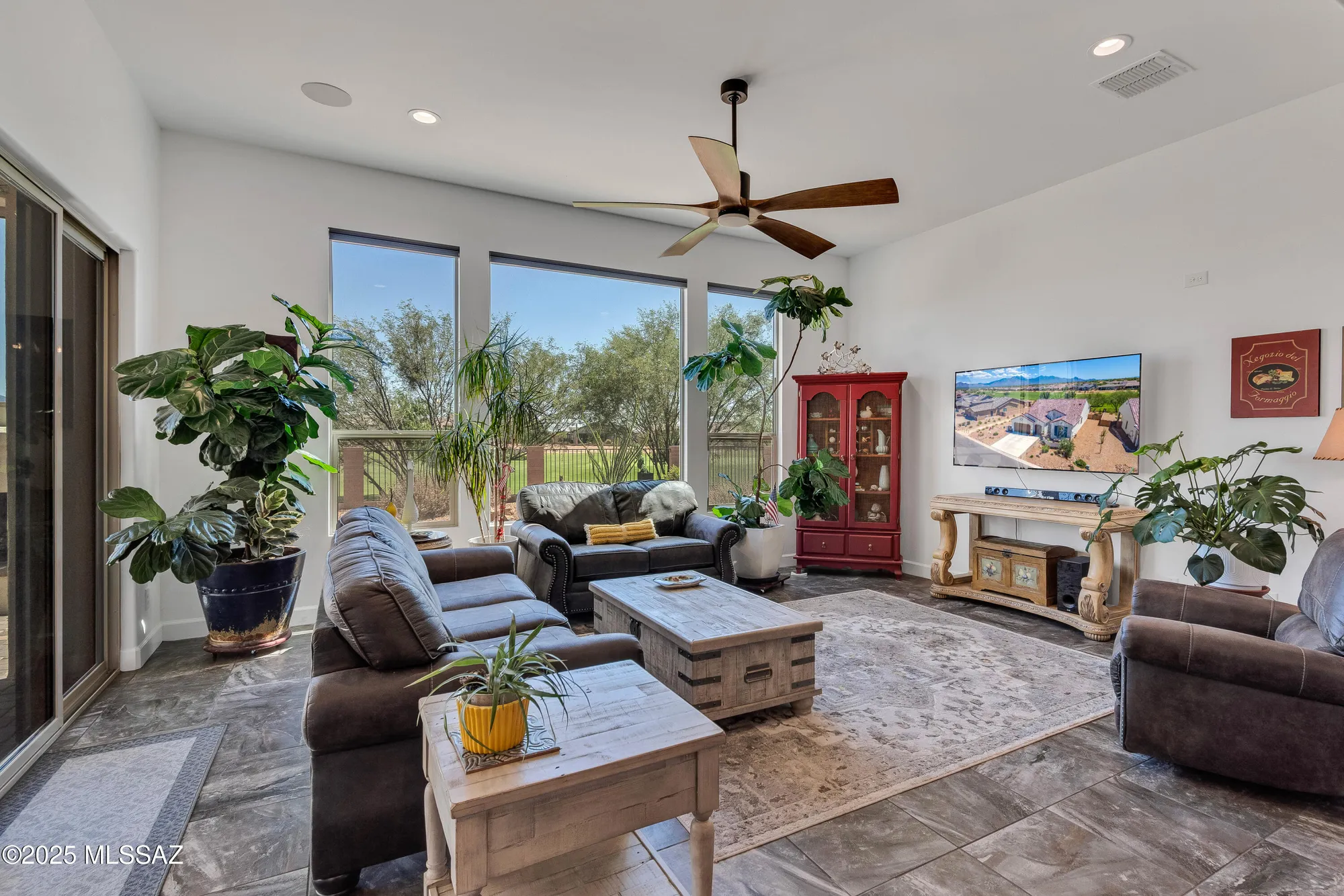 Property Slideshow image 10 of 49 | 2460 e copper valley way, Green Valley, AZ, 85614