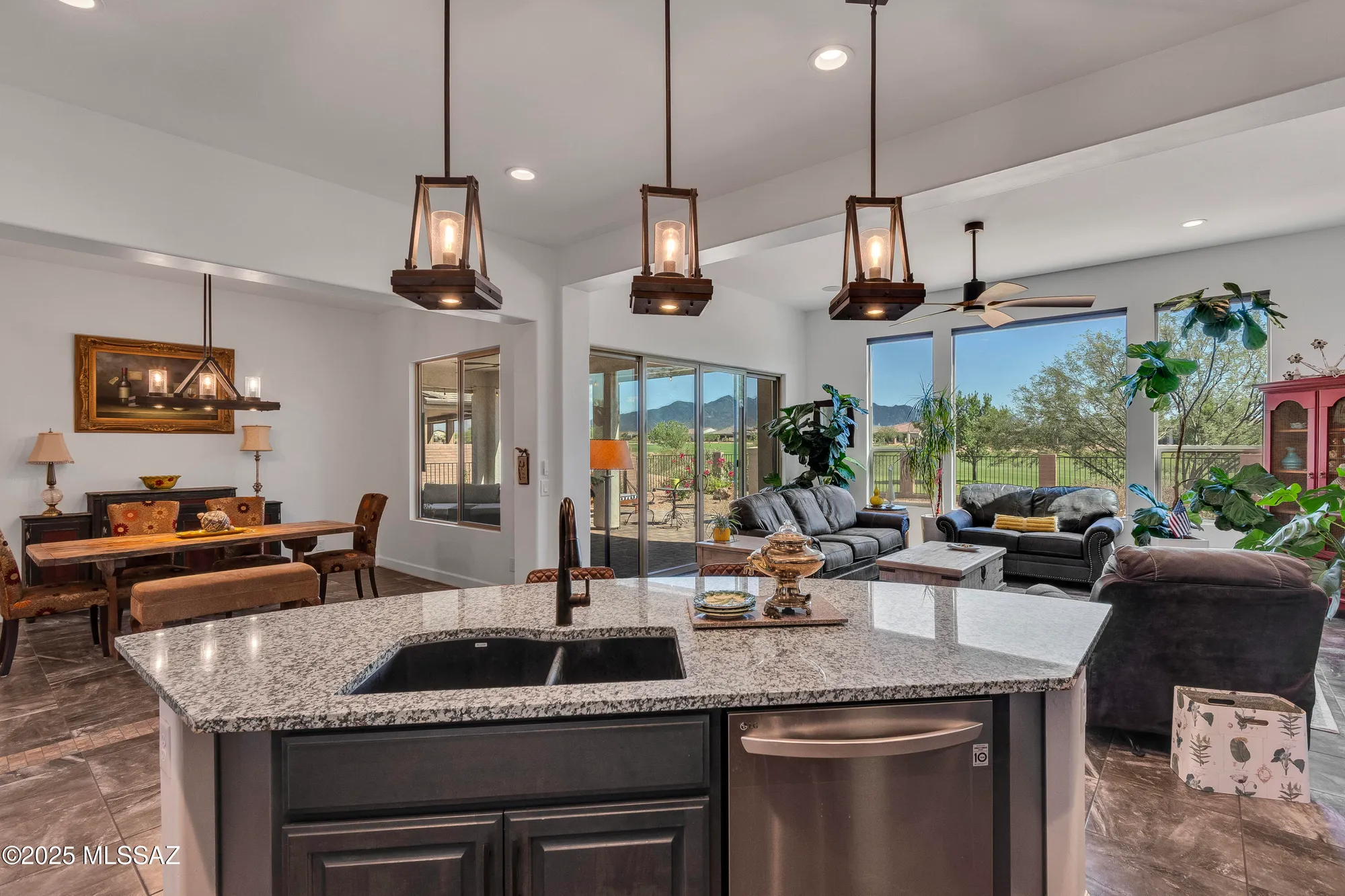 Property Slideshow image 11 of 49 | 2460 e copper valley way, Green Valley, AZ, 85614