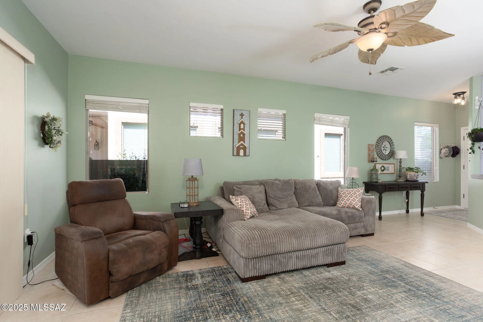 Property Slideshow image 16 of 38 | 307 w calle media luz, Sahuarita, AZ, 85629