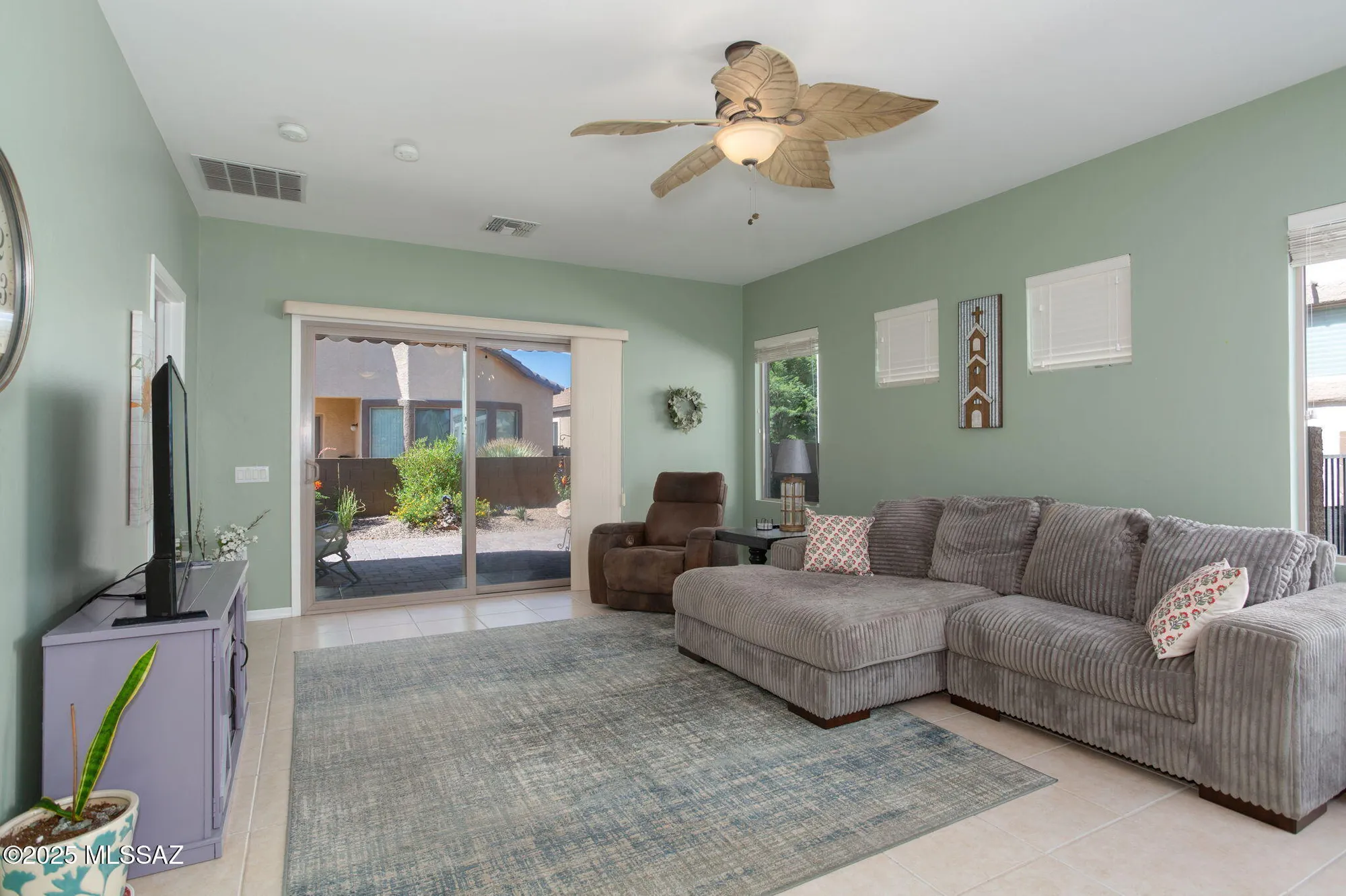 Property Slideshow image 15 of 38 | 307 w calle media luz, Sahuarita, AZ, 85629