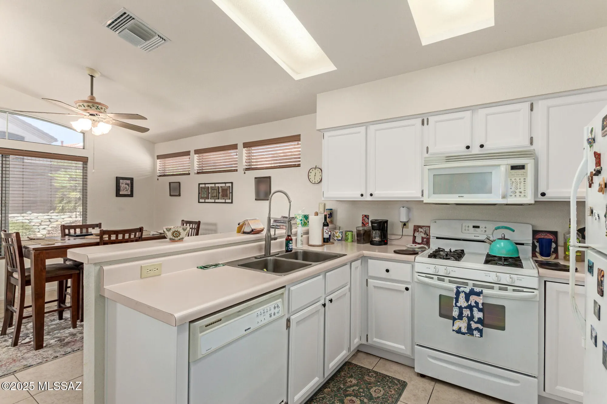Property Slideshow image 13 of 33 | 14053 n trade winds way, Oro Valley, AZ, 85755