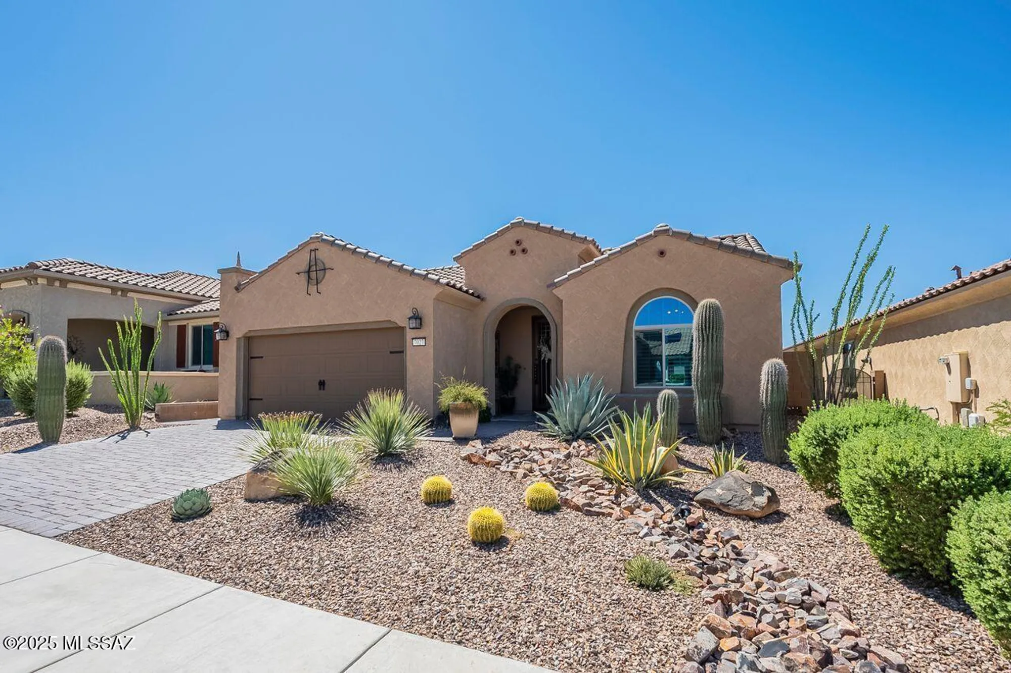 Property Slideshow image 1 of 47 | 7027 w deer creek trl, Marana, AZ, 85658