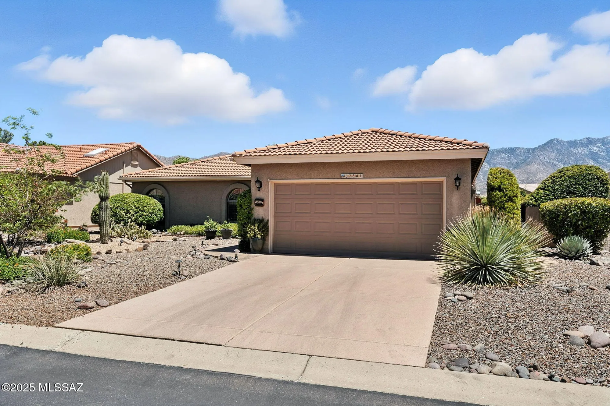 Property Slideshow image 39 of 40 | 37341 s blackfoot dr, Tucson, AZ, 85739