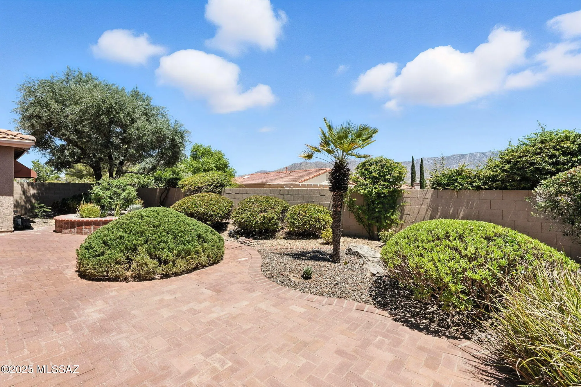 Property Slideshow image 34 of 40 | 37341 s blackfoot dr, Tucson, AZ, 85739