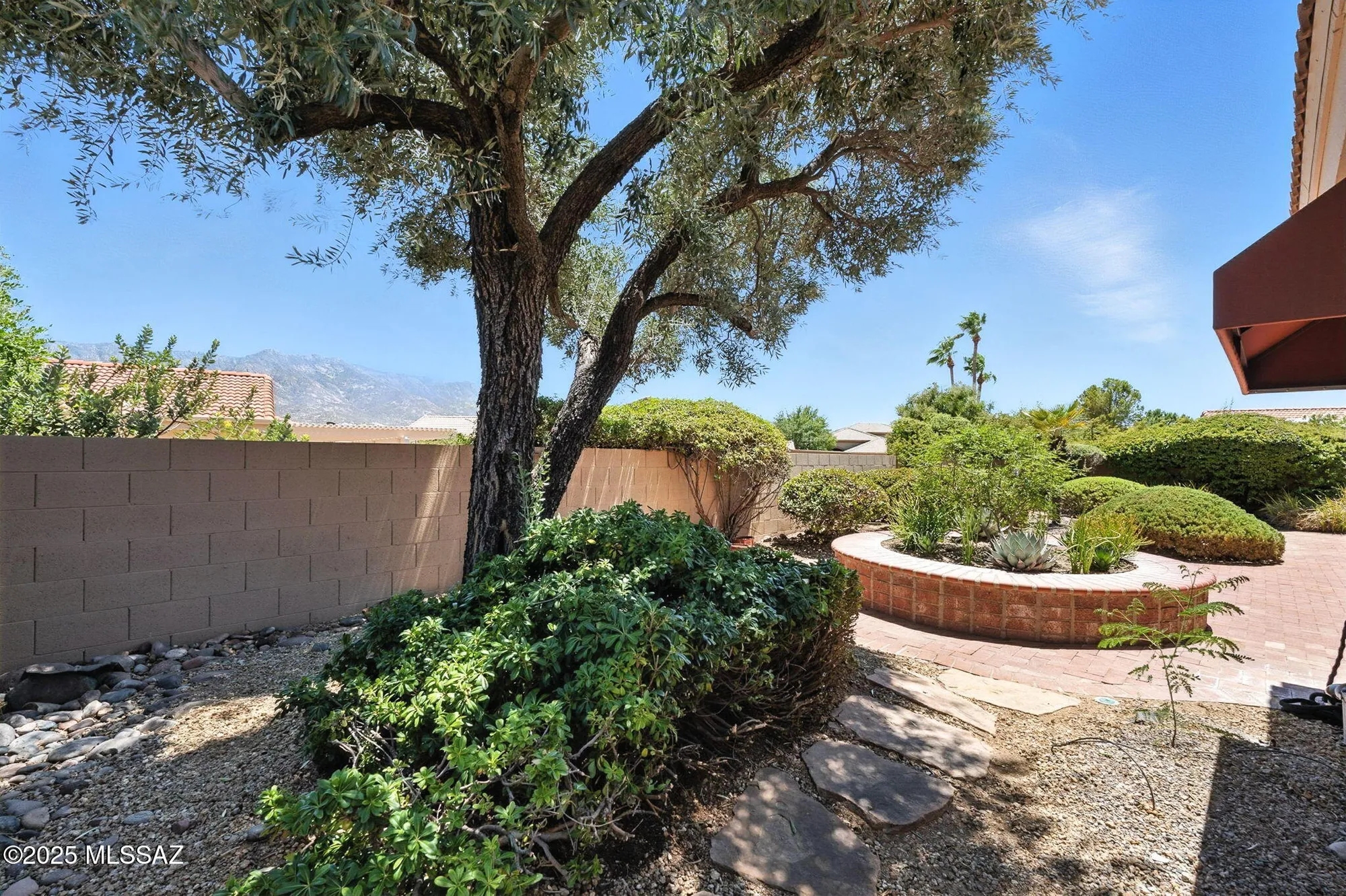 Property Slideshow image 36 of 40 | 37341 s blackfoot dr, Tucson, AZ, 85739