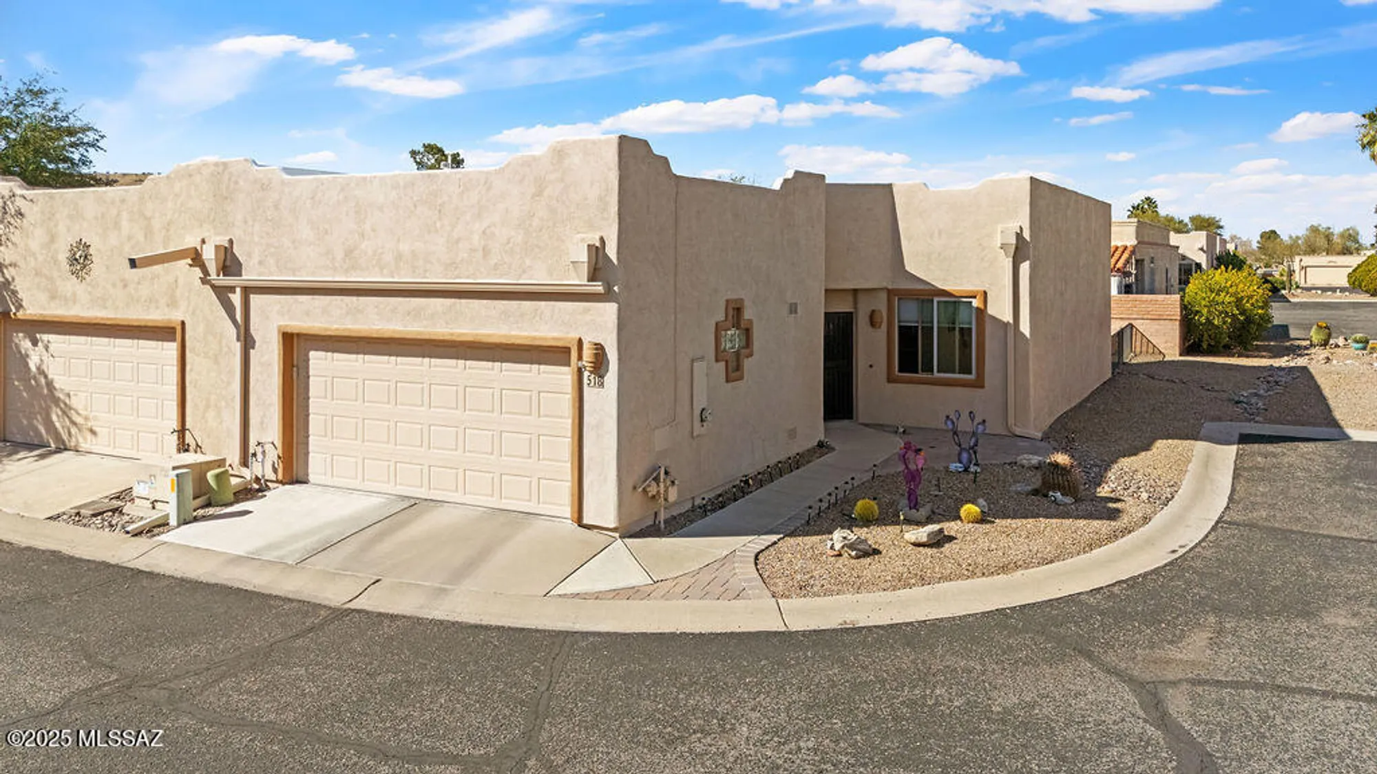 Property Slideshow image 1 of 12 | 518 w parkwood ct, Green Valley, AZ, 85614