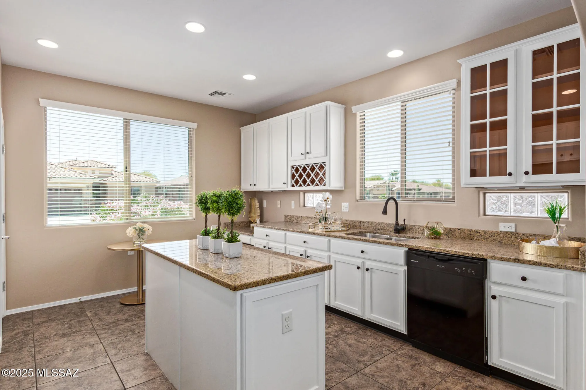 Property Slideshow image 16 of 28 | 13975 e stanhope blvd, Vail, AZ, 85641