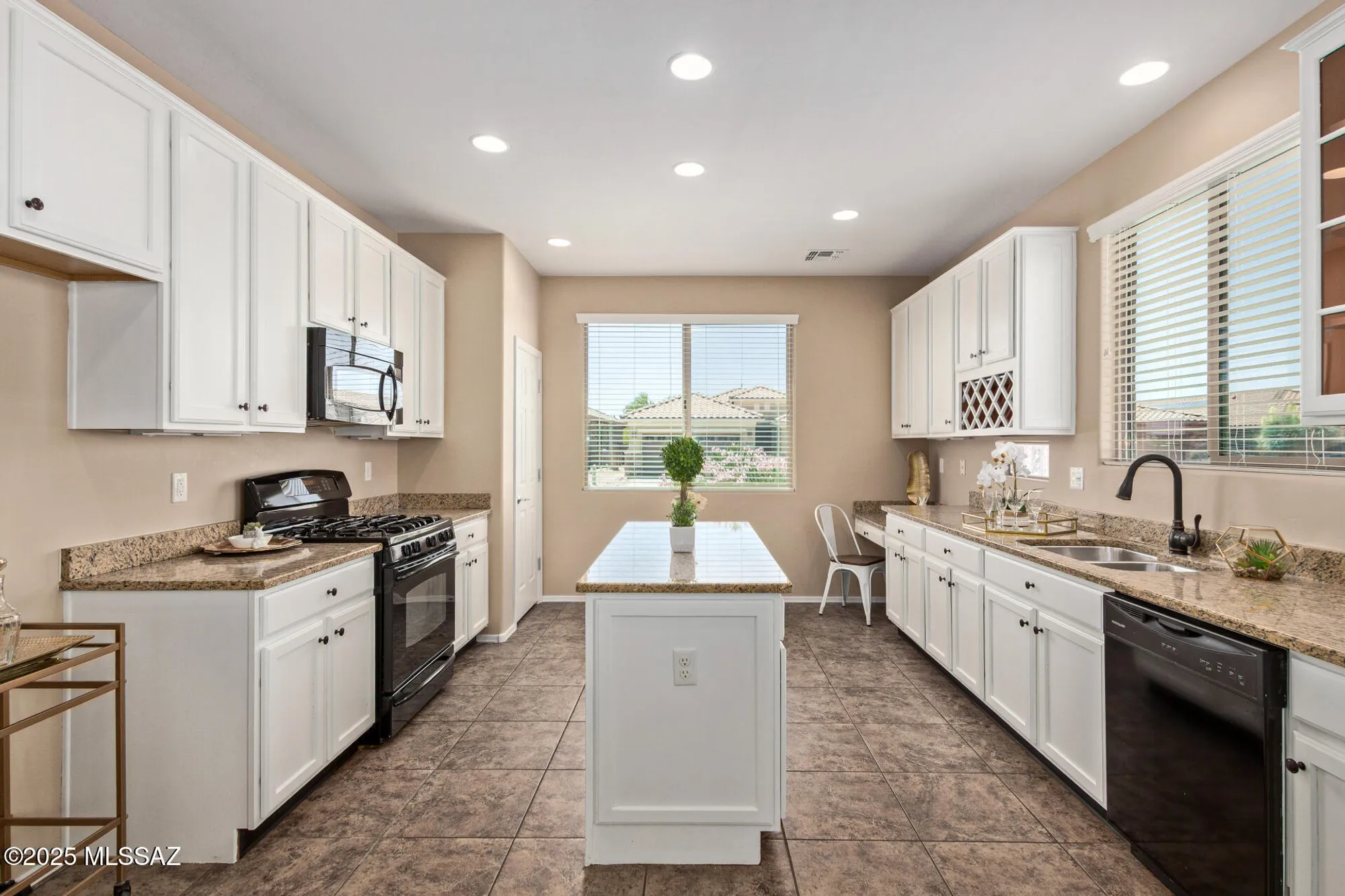 Property Slideshow image 13 of 28 | 13975 e stanhope blvd, Vail, AZ, 85641