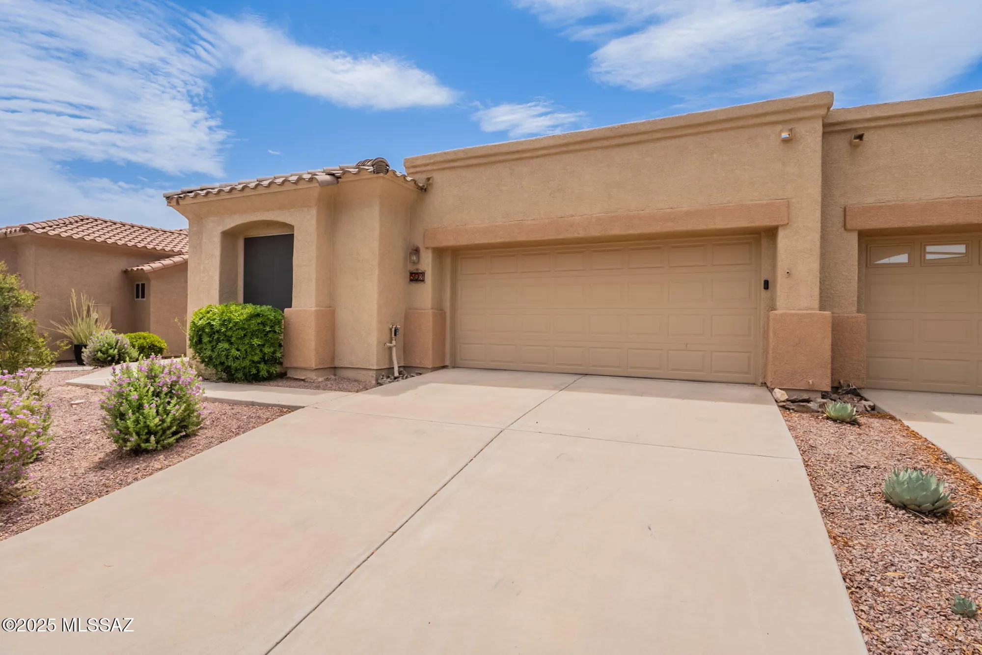 Property Slideshow image 1 of 45 | 503 w shadow wood st, Green Valley, AZ, 85614