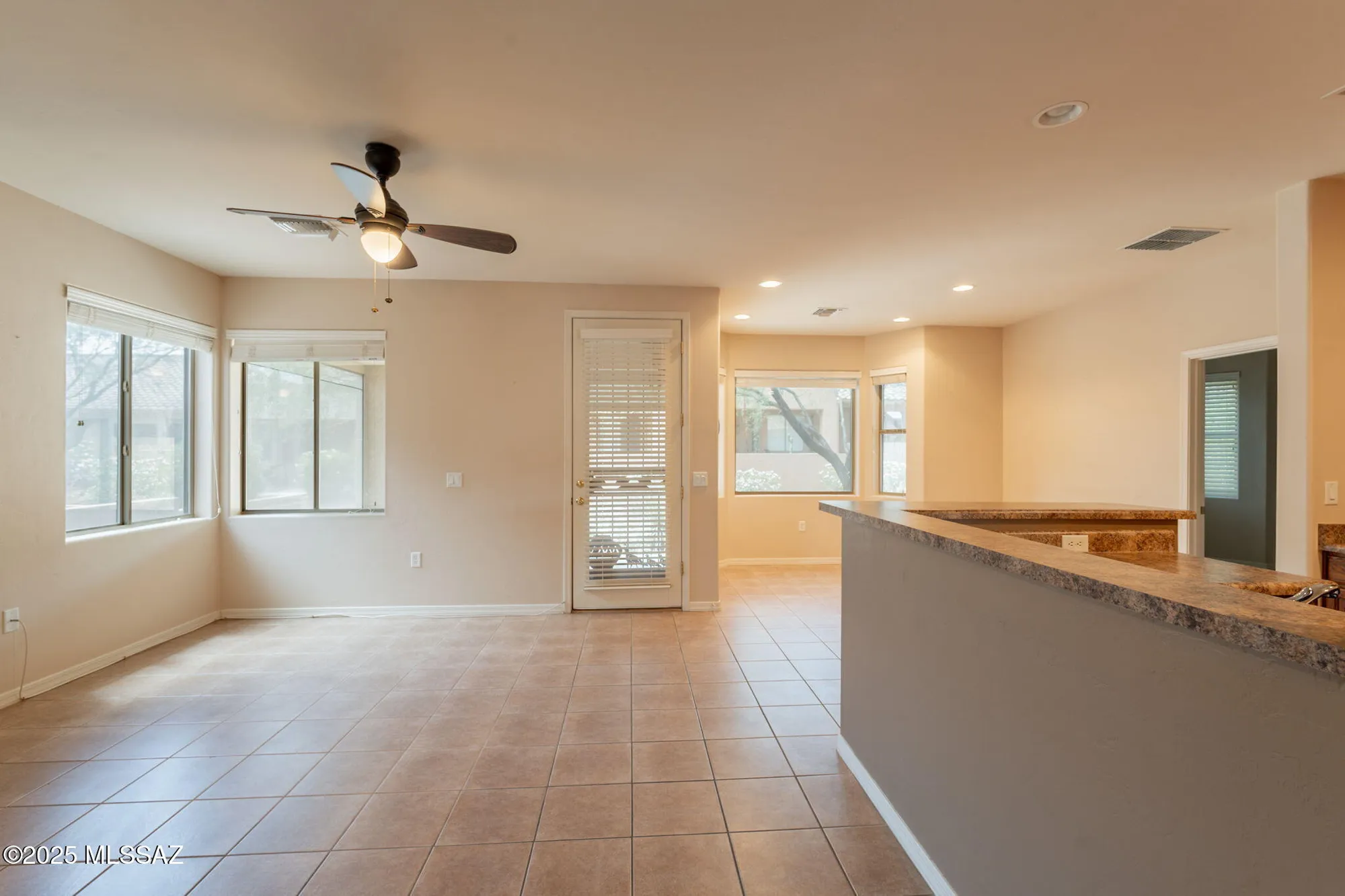 Property Slideshow image 9 of 45 | 503 w shadow wood st, Green Valley, AZ, 85614