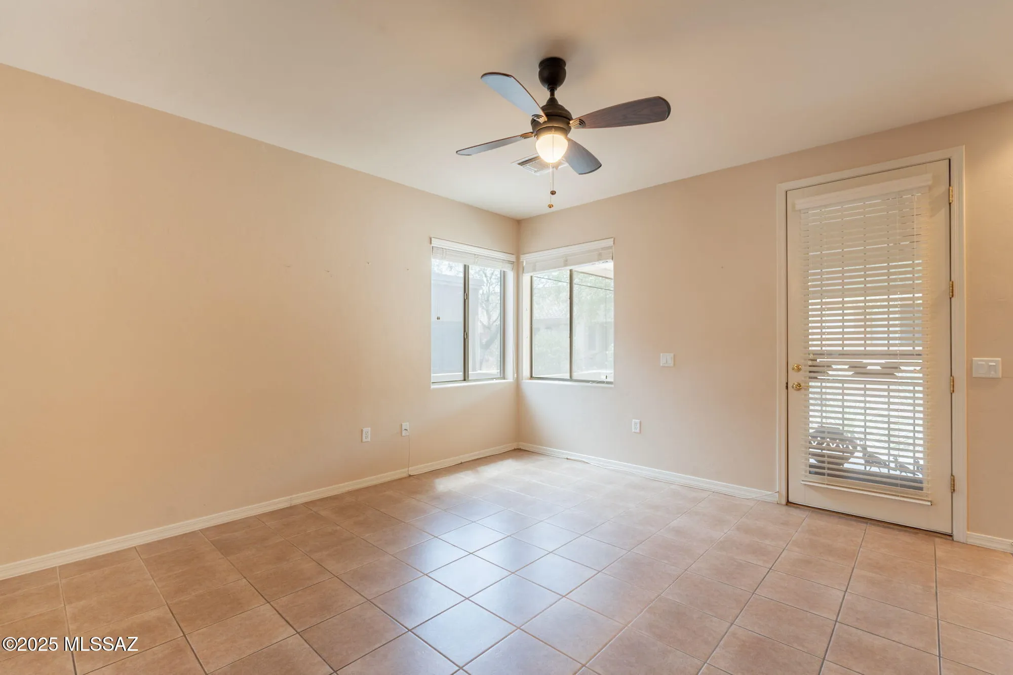 Property Slideshow image 10 of 45 | 503 w shadow wood st, Green Valley, AZ, 85614