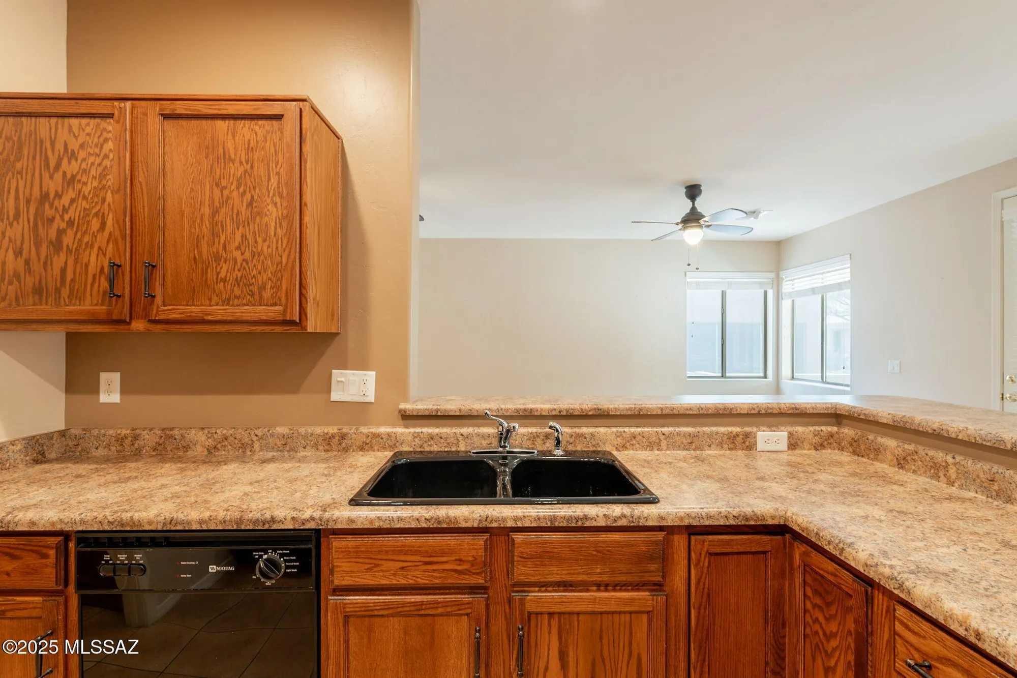Property Slideshow image 18 of 45 | 503 w shadow wood st, Green Valley, AZ, 85614