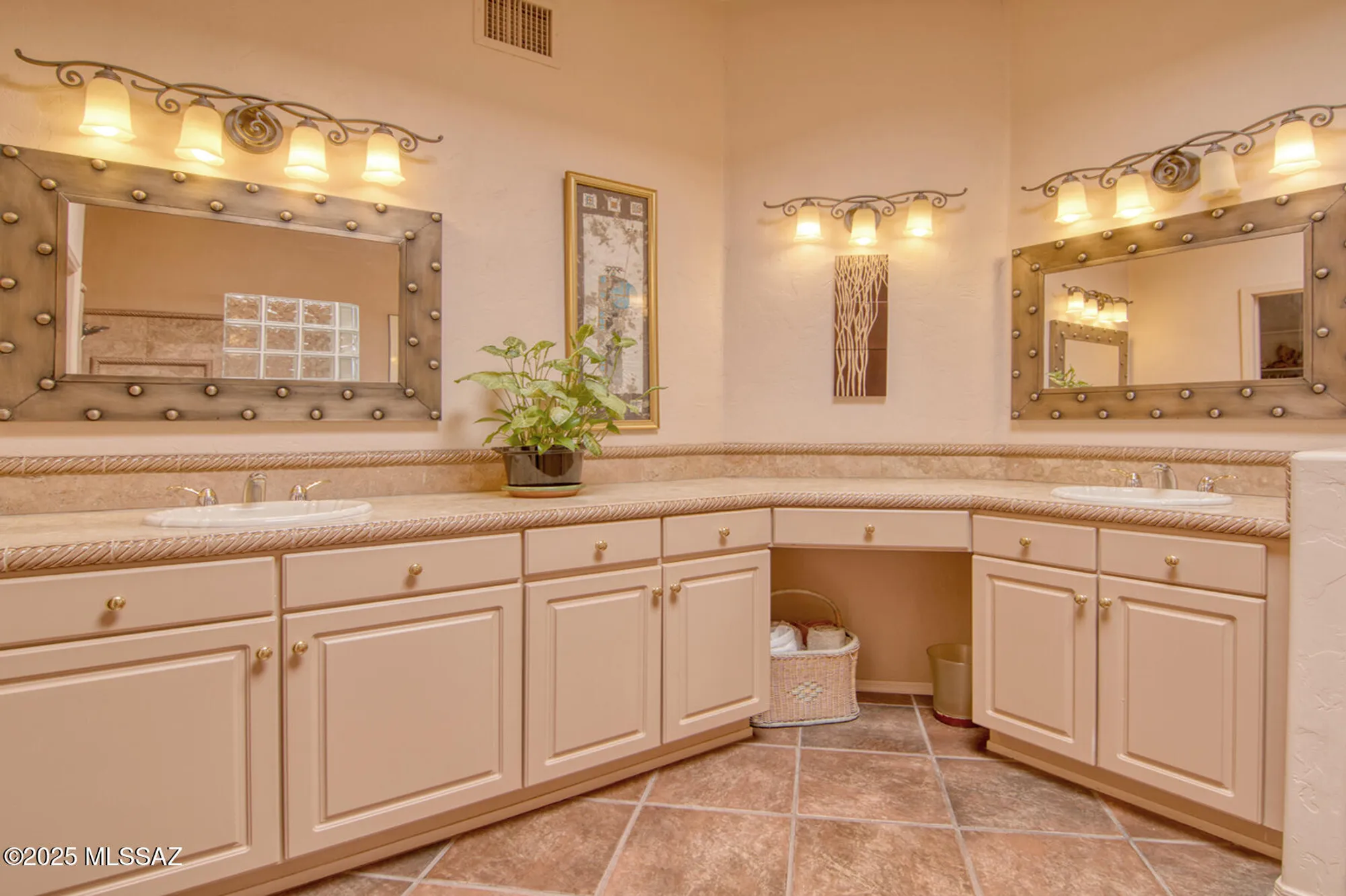 Property Slideshow image 25 of 34 | 4365 s royal lytham ct, Green Valley, AZ, 85622