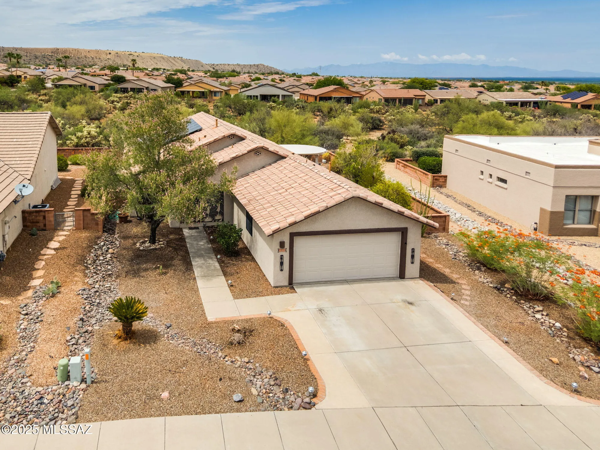 Property Slideshow image 1 of 50 | 1012 w union bell dr, Green Valley, AZ, 85614