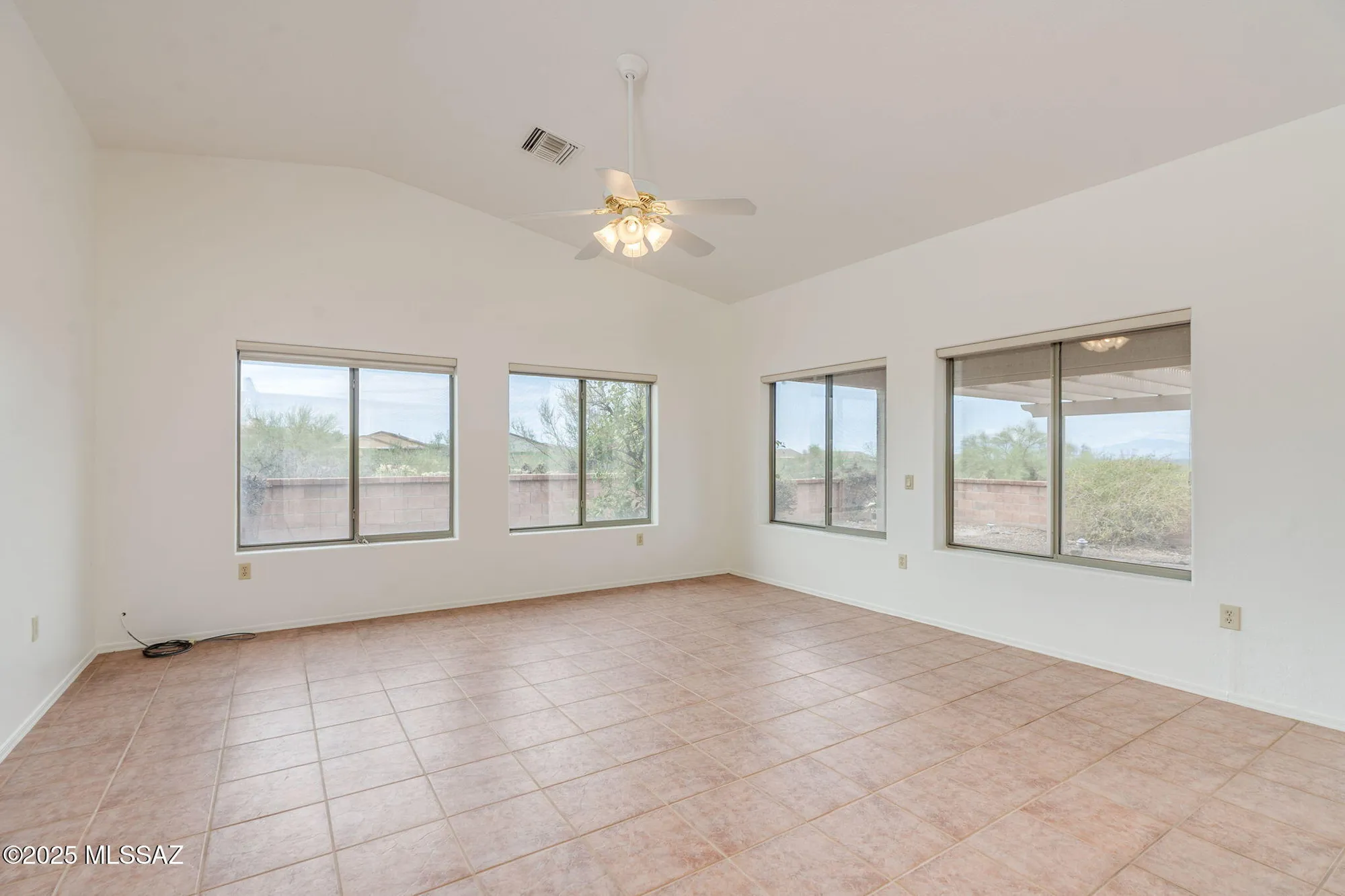 Property Slideshow image 7 of 50 | 1012 w union bell dr, Green Valley, AZ, 85614