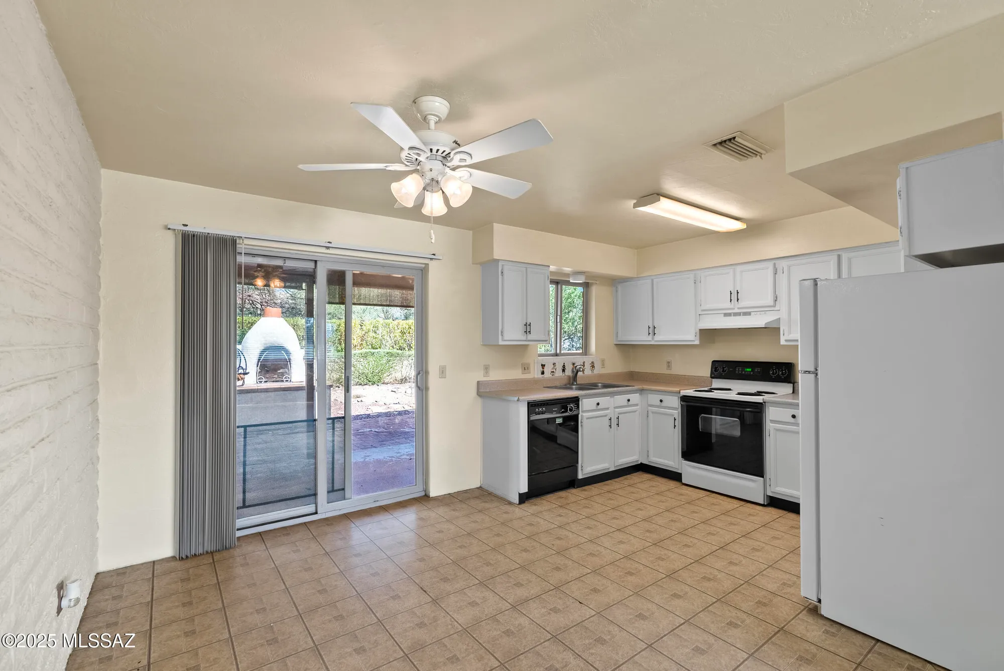 Property Slideshow image 9 of 39 | 1050 s la higuera, Green Valley, AZ, 85614