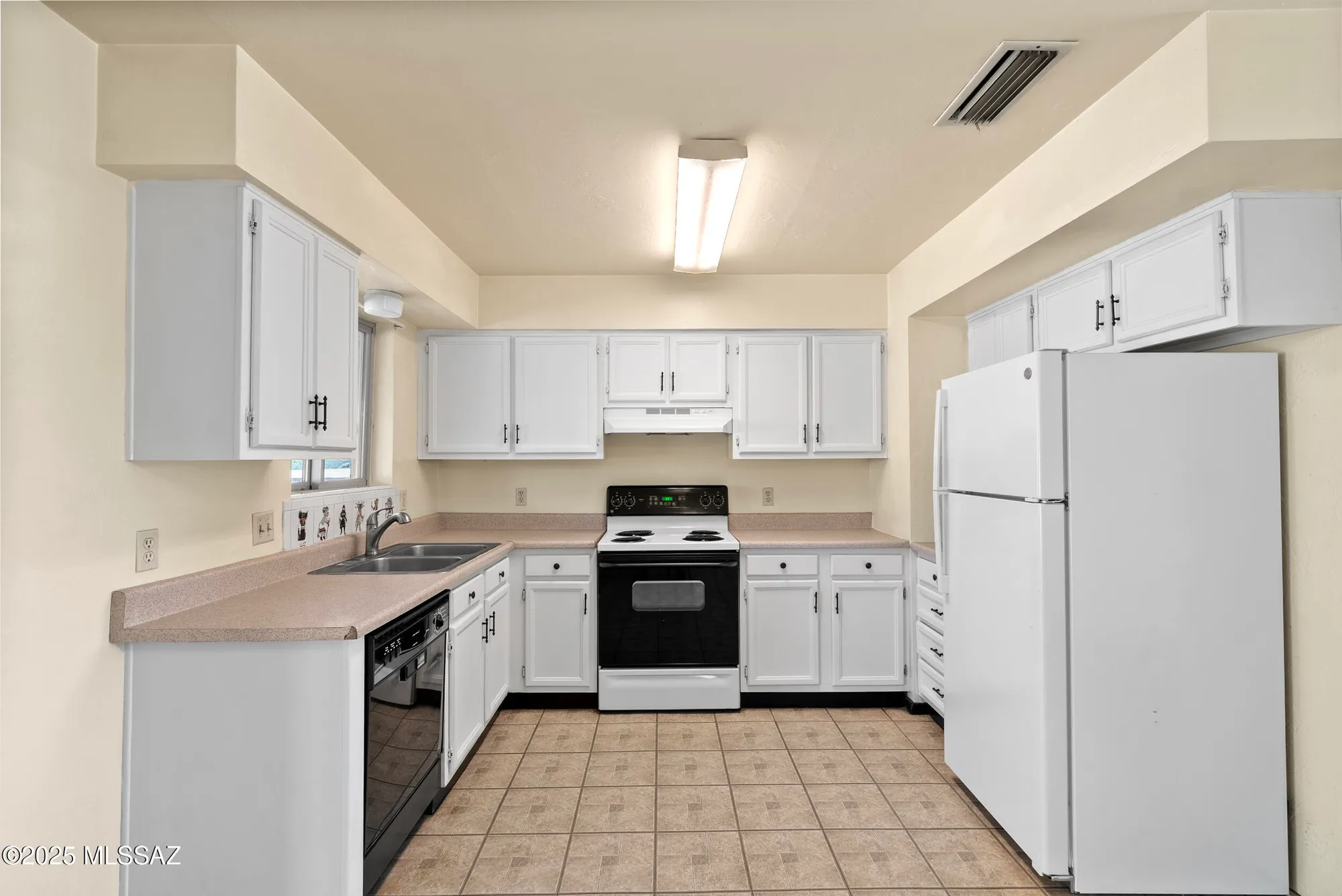 Property Slideshow image 11 of 39 | 1050 s la higuera, Green Valley, AZ, 85614