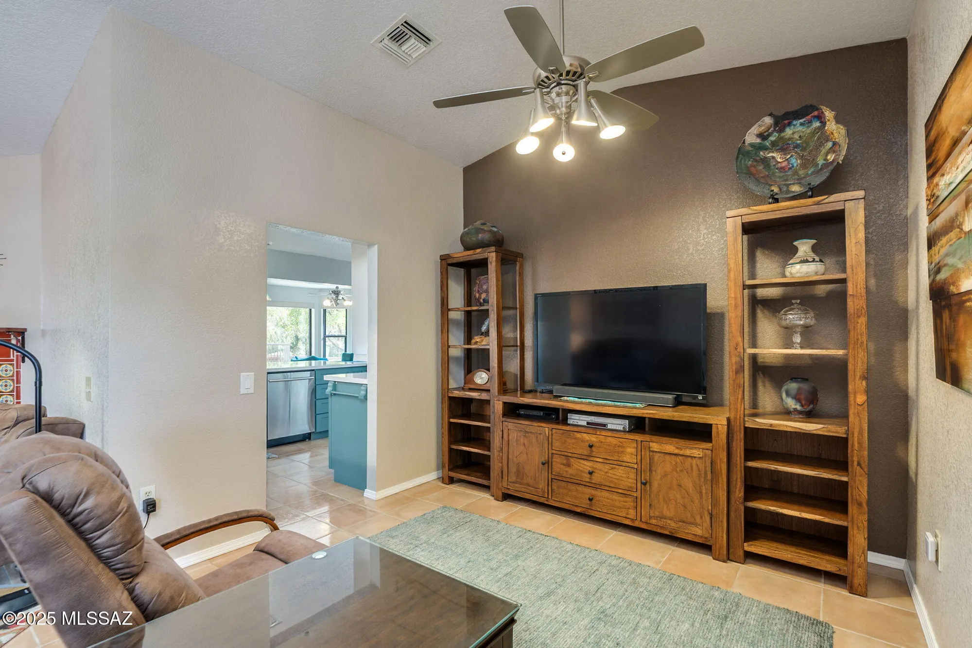 Property Slideshow image 9 of 50 | 1534 e bright angel dr, Oro Valley, AZ, 85755