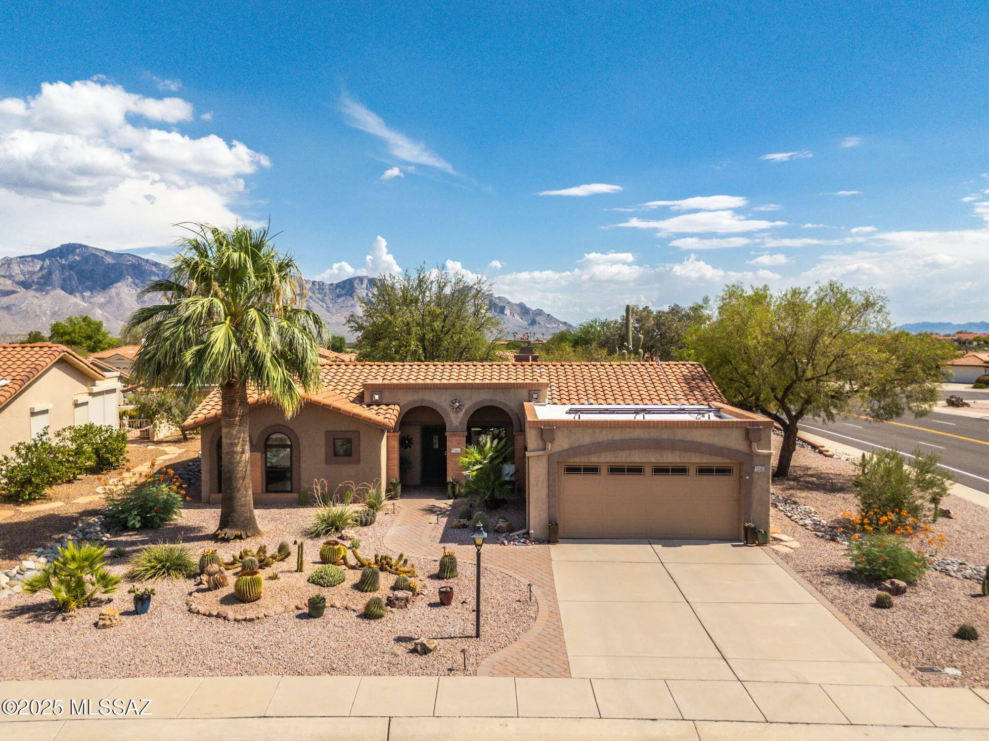 Property Slideshow image 1 of 50 | 1534 e bright angel dr, Oro Valley, AZ, 85755
