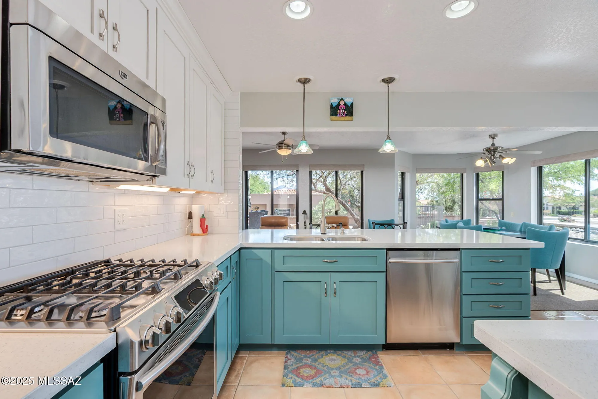 Property Slideshow image 10 of 50 | 1534 e bright angel dr, Oro Valley, AZ, 85755