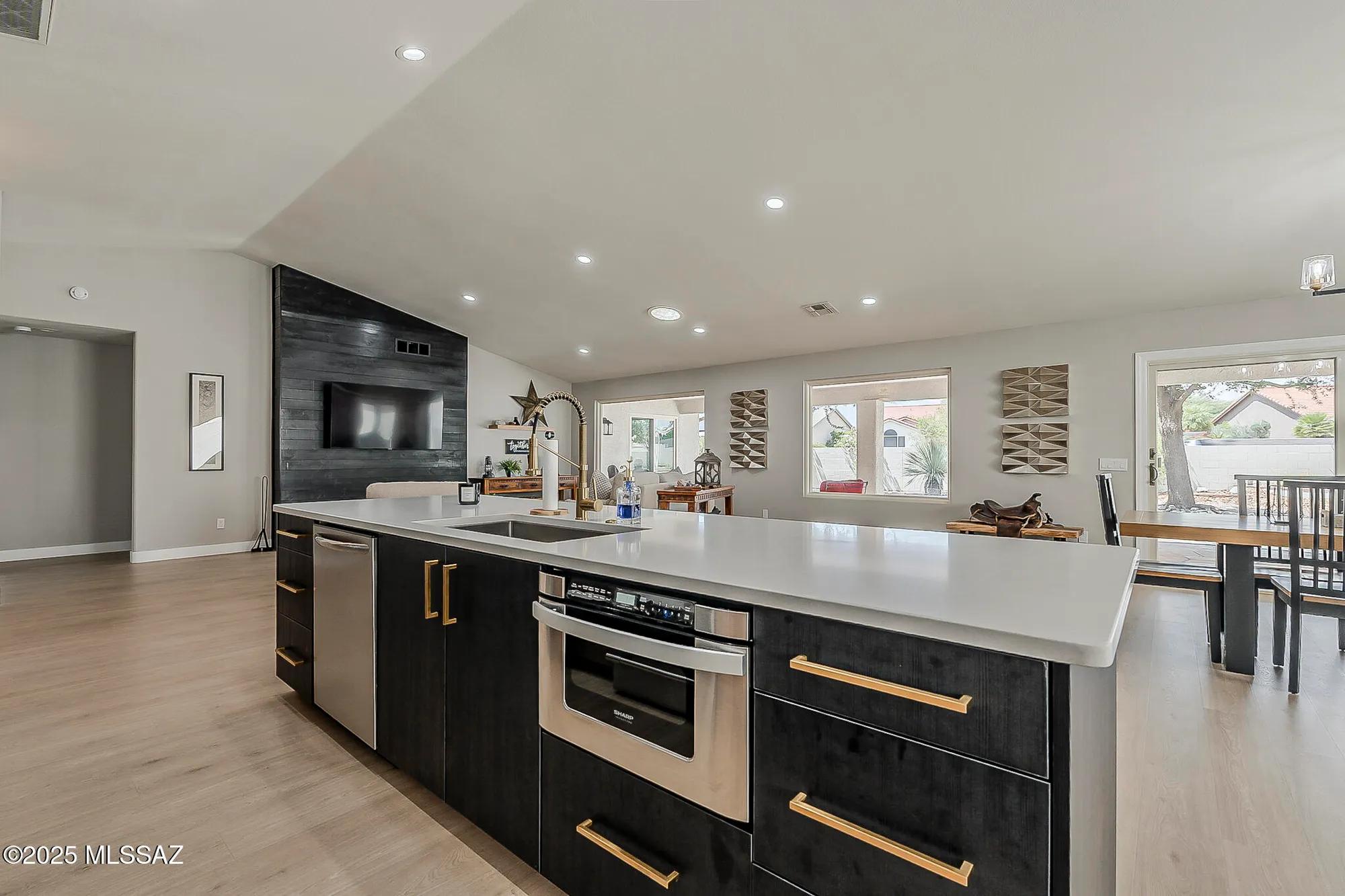 Property Slideshow image 12 of 43 | 65000 e canyon dr, Saddlebrooke, AZ, 85739