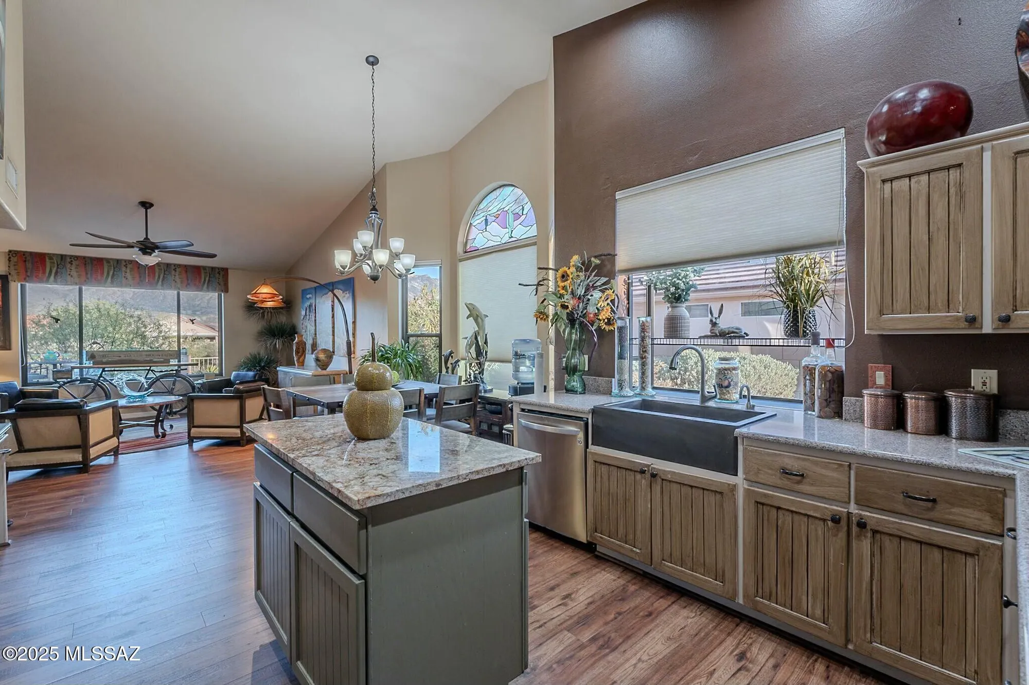 Property Slideshow image 15 of 48 | 37547 s canyon side dr, Saddlebrooke, AZ, 85739