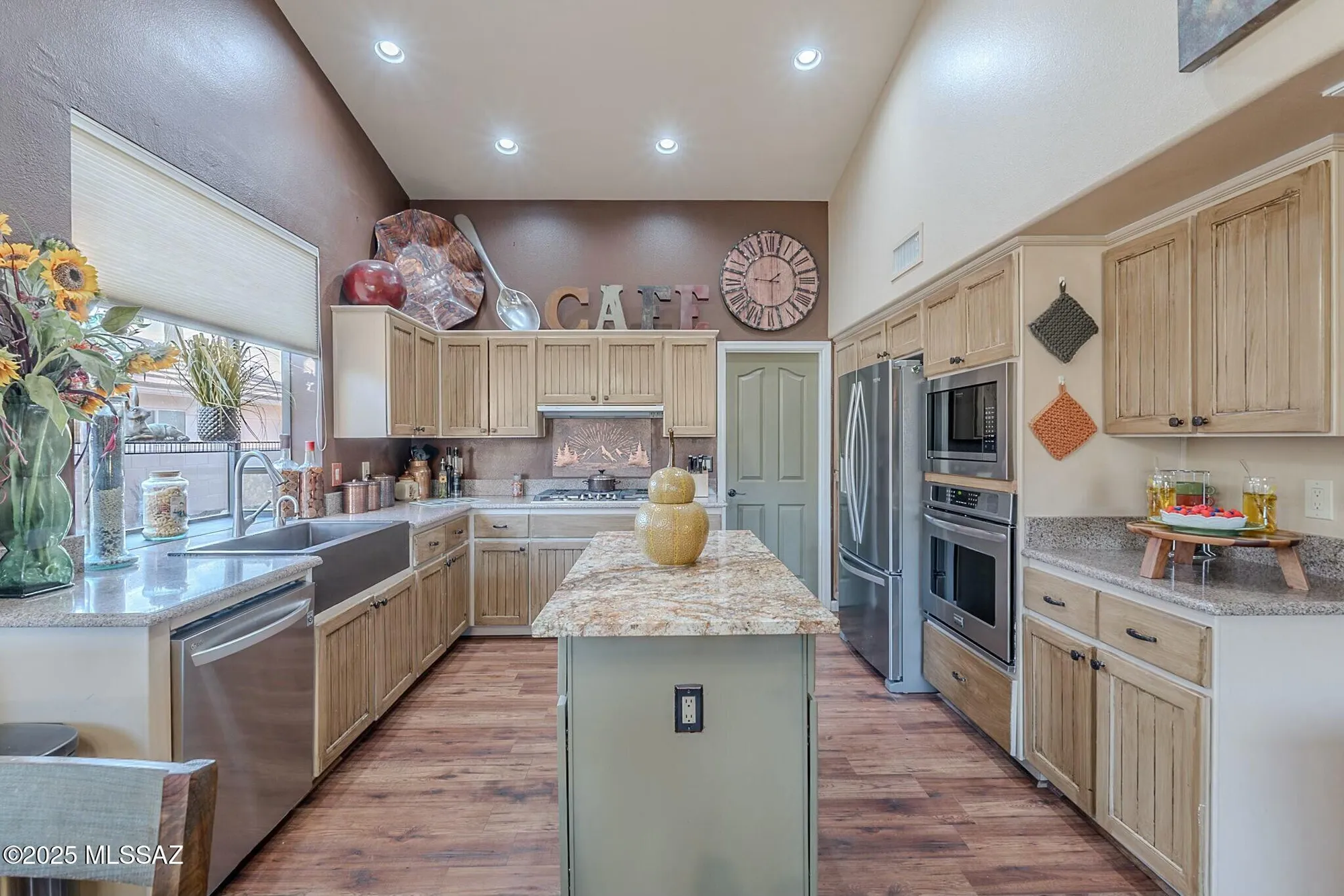 Property Slideshow image 16 of 48 | 37547 s canyon side dr, Saddlebrooke, AZ, 85739