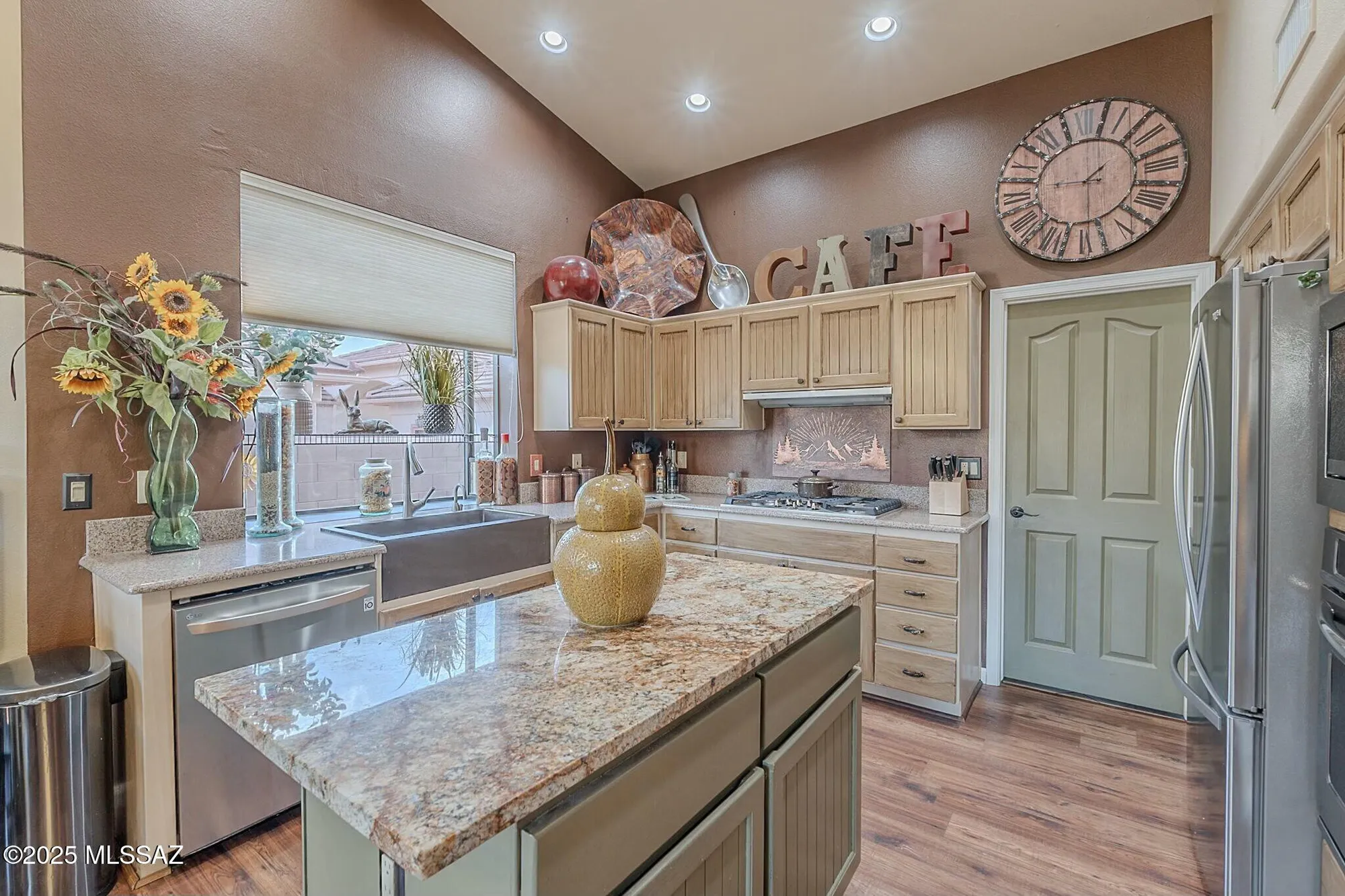 Property Slideshow image 17 of 48 | 37547 s canyon side dr, Saddlebrooke, AZ, 85739