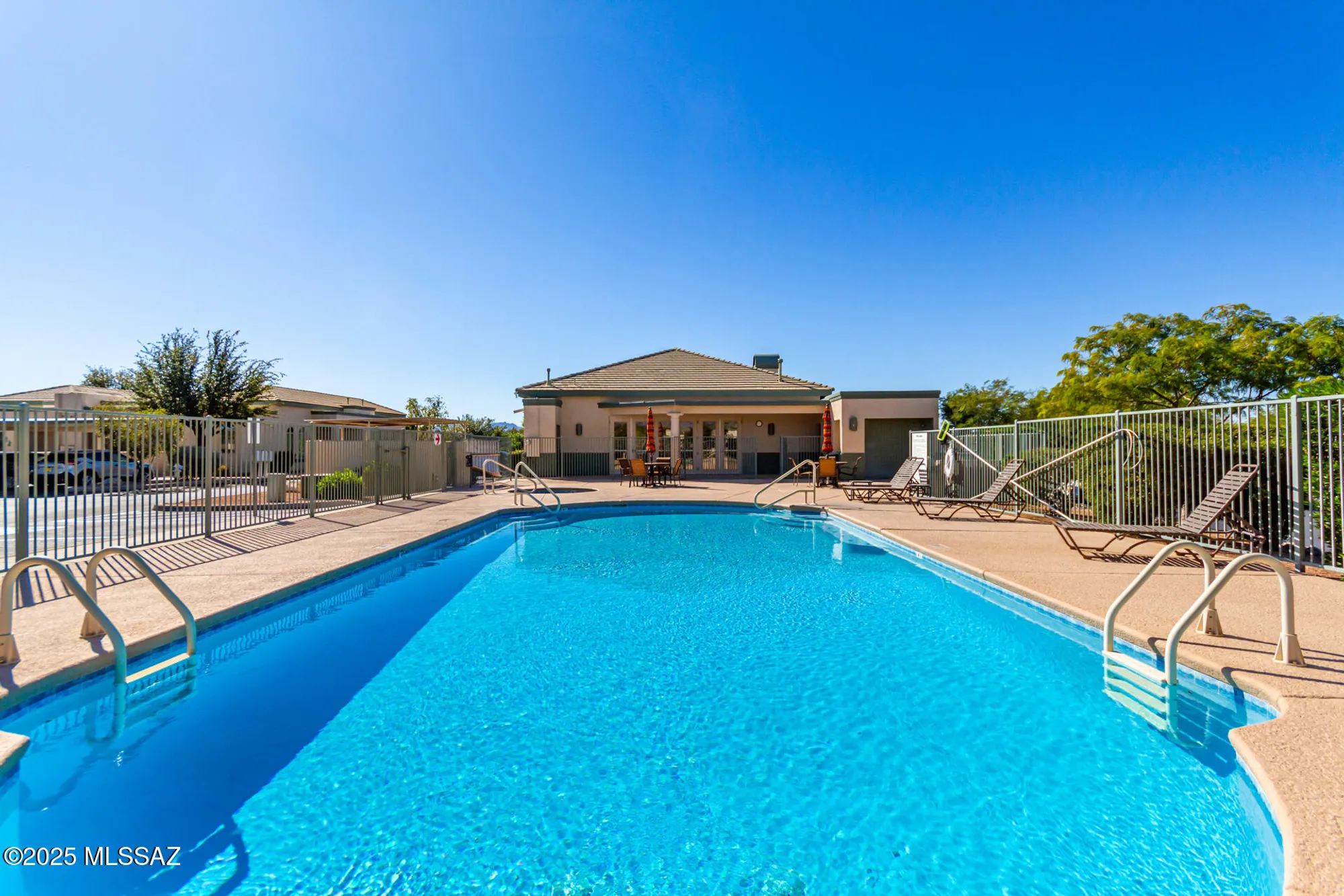 Property Slideshow image 32 of 36 | 2372 w via di silvio, Tucson, AZ, 85741