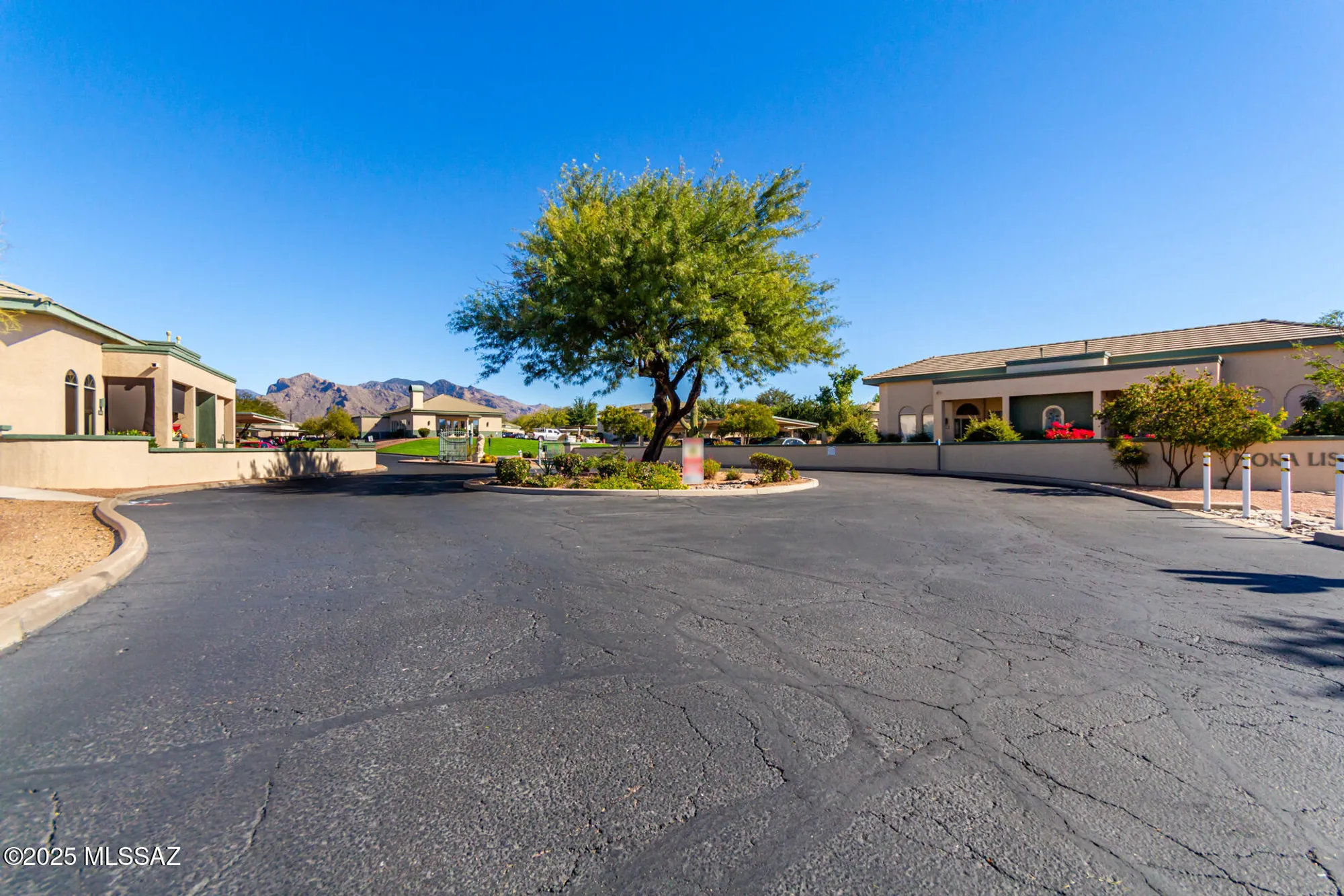 Property Slideshow image 32 of 41 | 2424 w via di silvio, Tucson, AZ, 85741