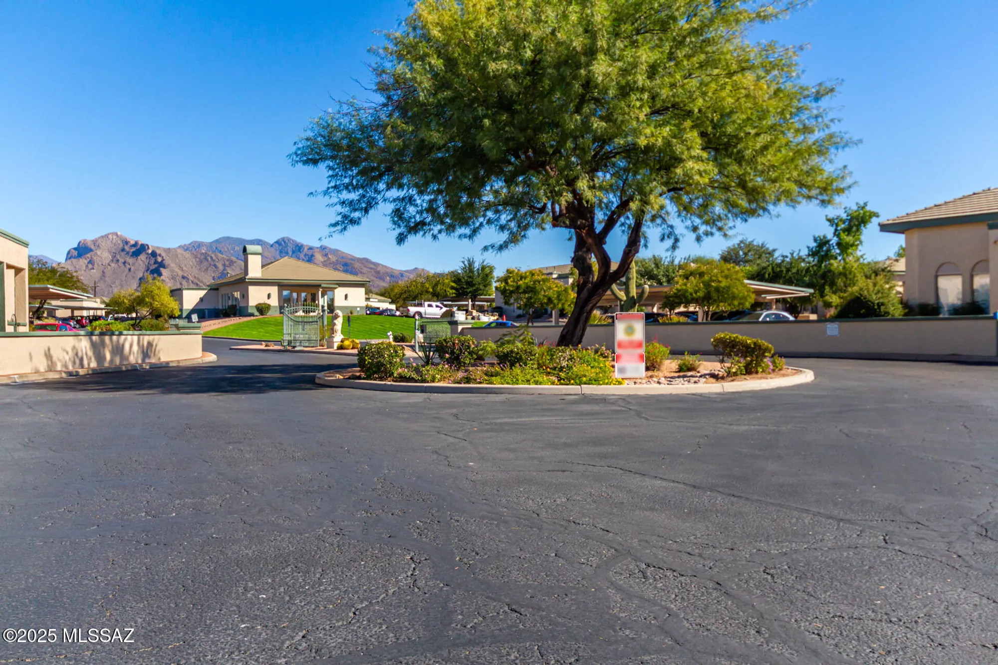 Property Slideshow image 33 of 41 | 2424 w via di silvio, Tucson, AZ, 85741