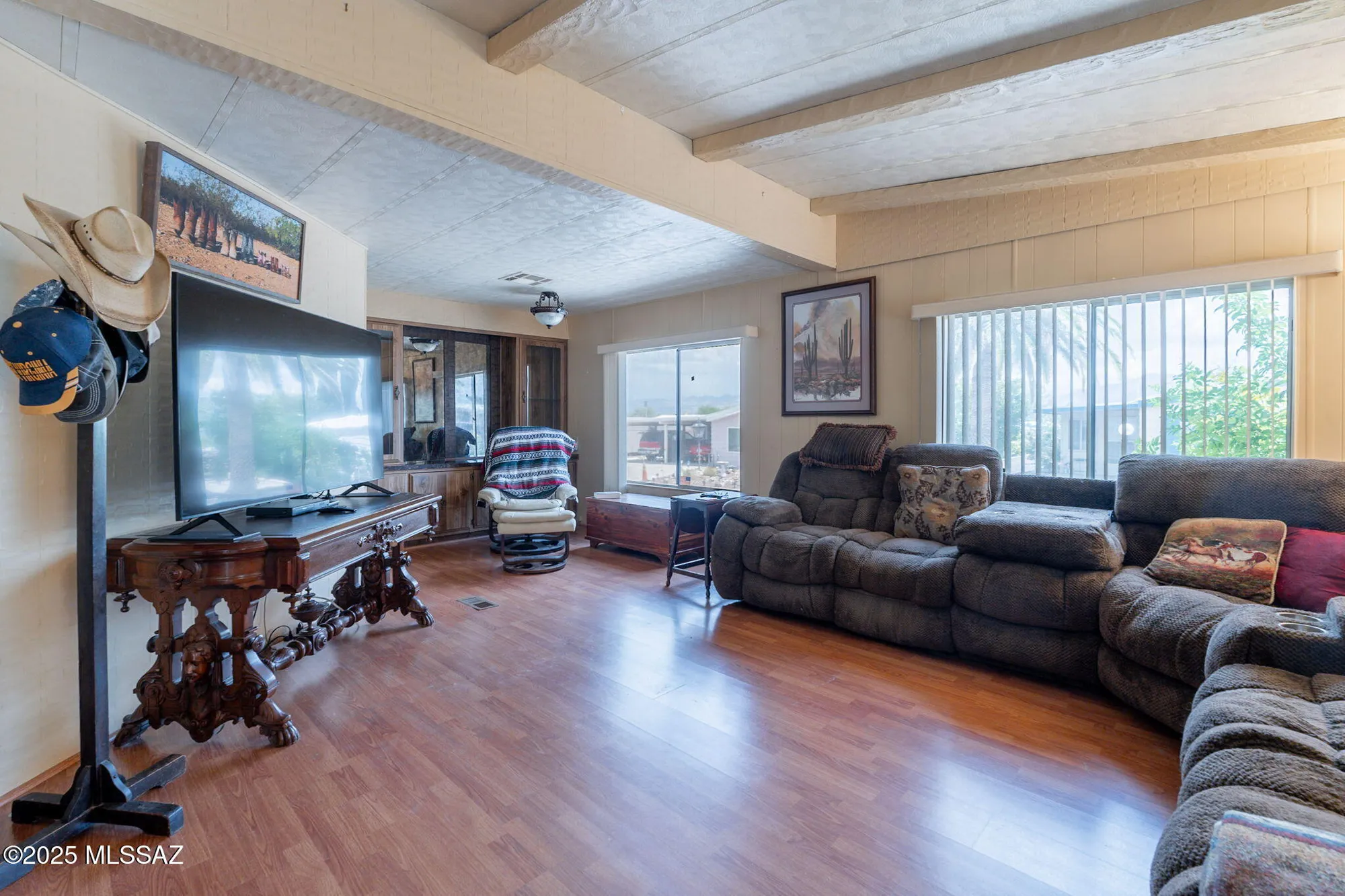 Property Slideshow image 7 of 51 | 240 w cumaro dr, Green Valley, AZ, 85614