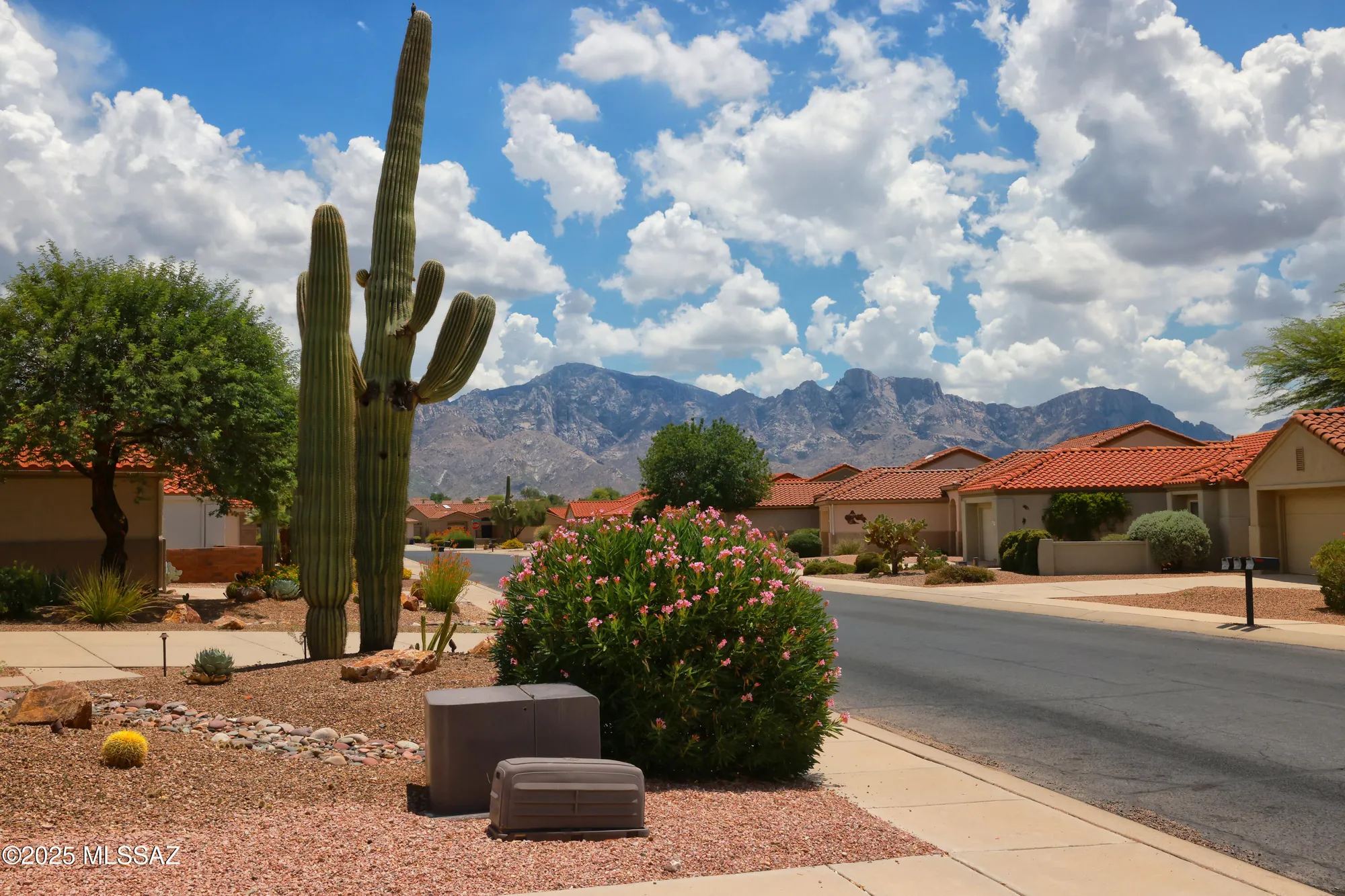 Property Slideshow image 3 of 23 | 2295 e montrose canyon dr, Oro Valley, AZ, 85755