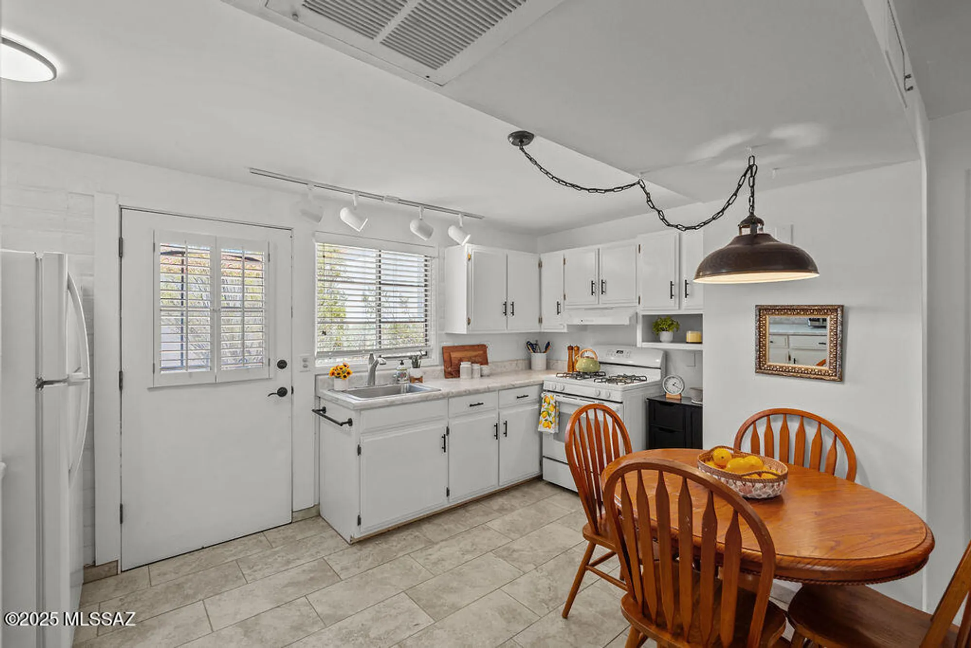 Property Slideshow image 10 of 29 | 364 s paseo lobo c, Green Valley, AZ, 85614