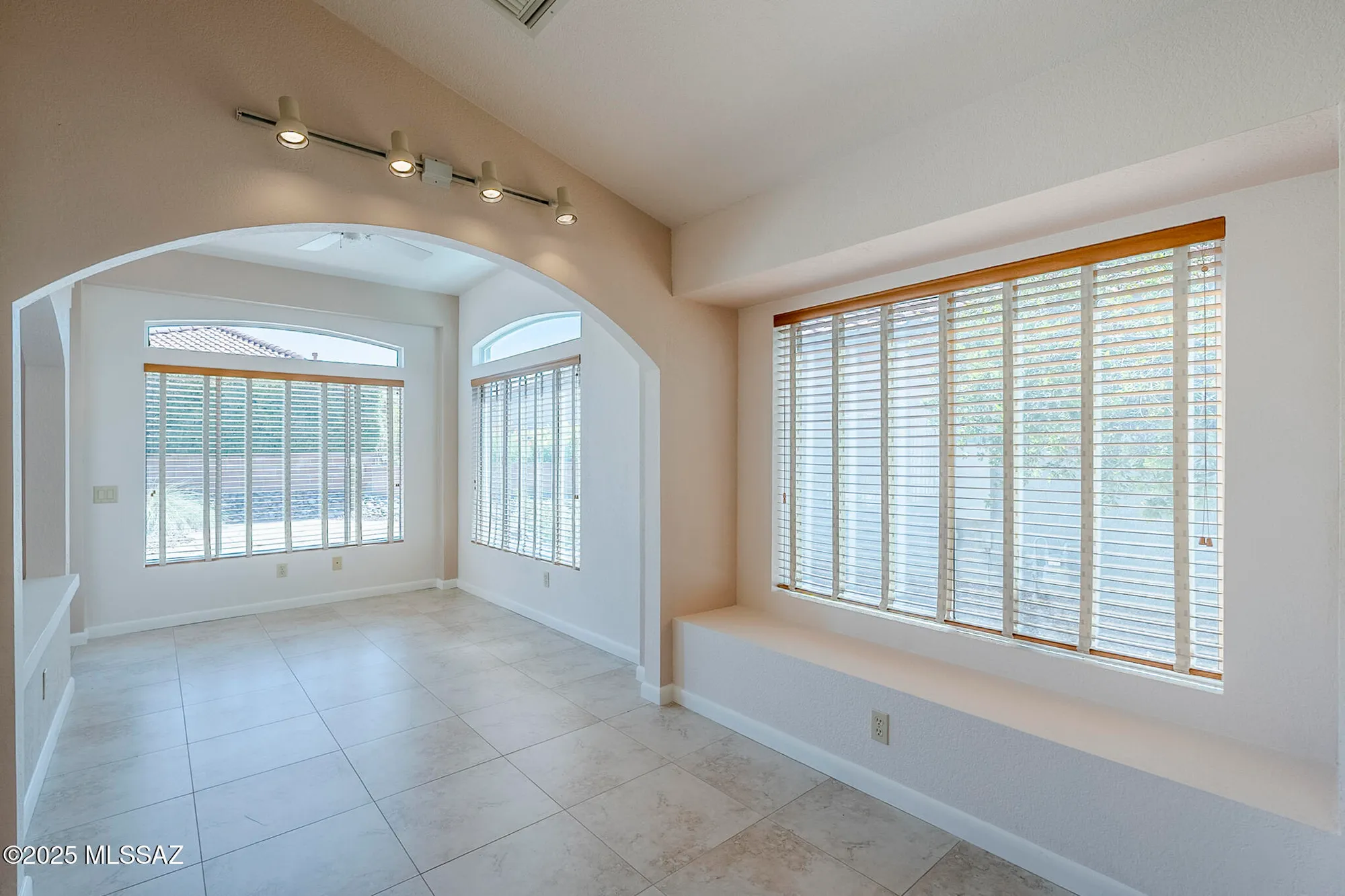 Property Slideshow image 7 of 15 | 14212 n cirrus hill dr, Oro Valley, AZ, 85755