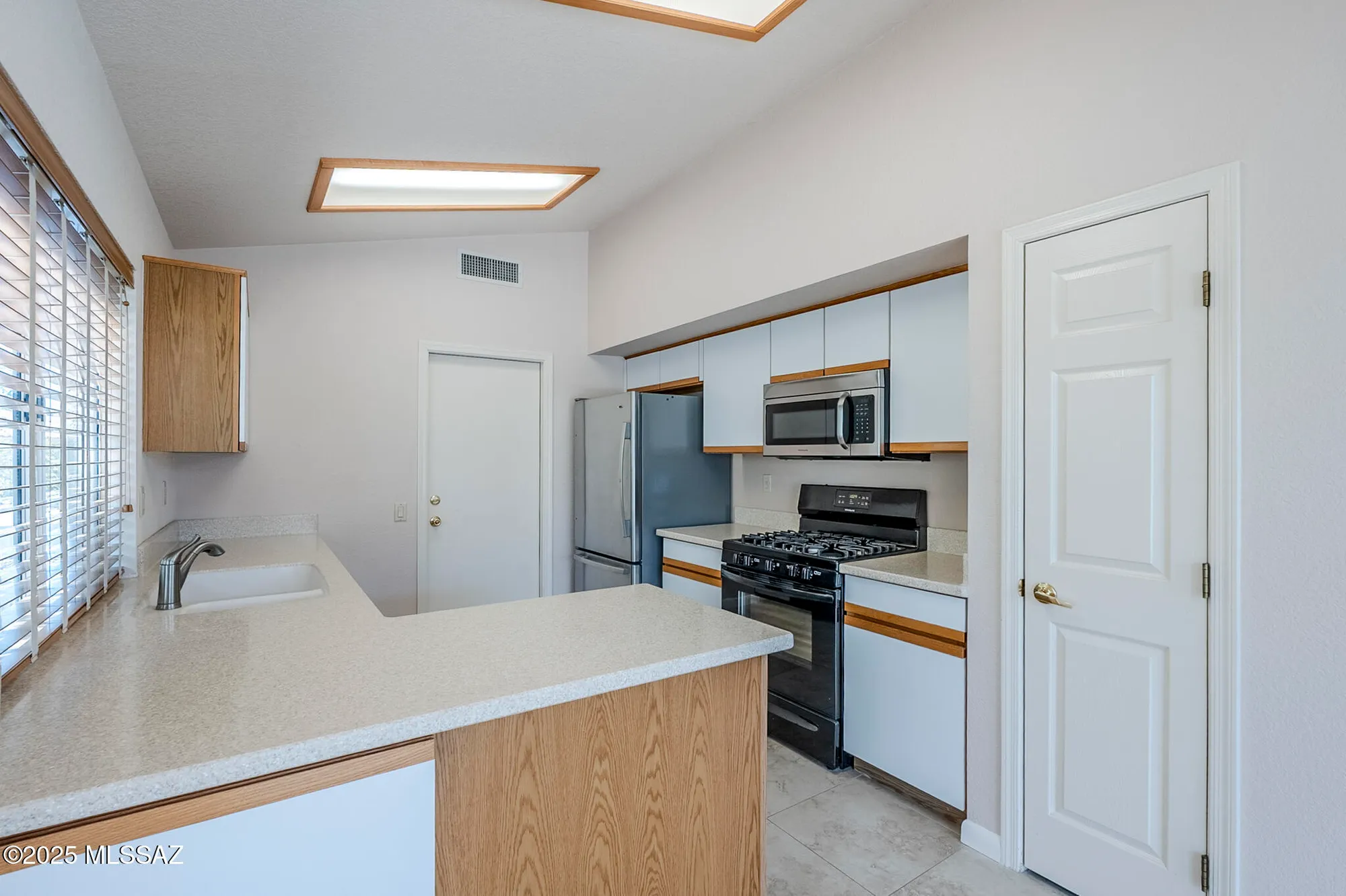 Property Slideshow image 12 of 15 | 14212 n cirrus hill dr, Oro Valley, AZ, 85755