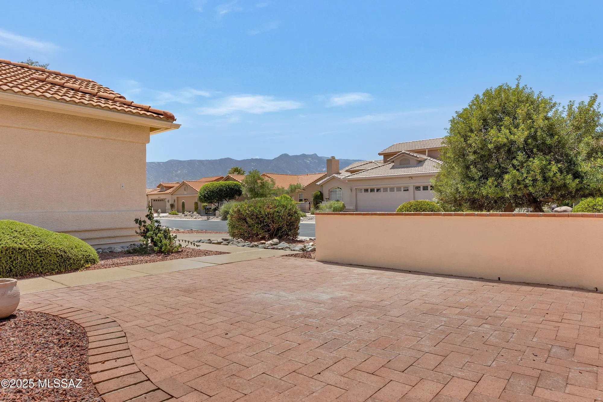 Property Slideshow image 4 of 47 | 64200 e greenbelt ln, Saddlebrooke, AZ, 85739