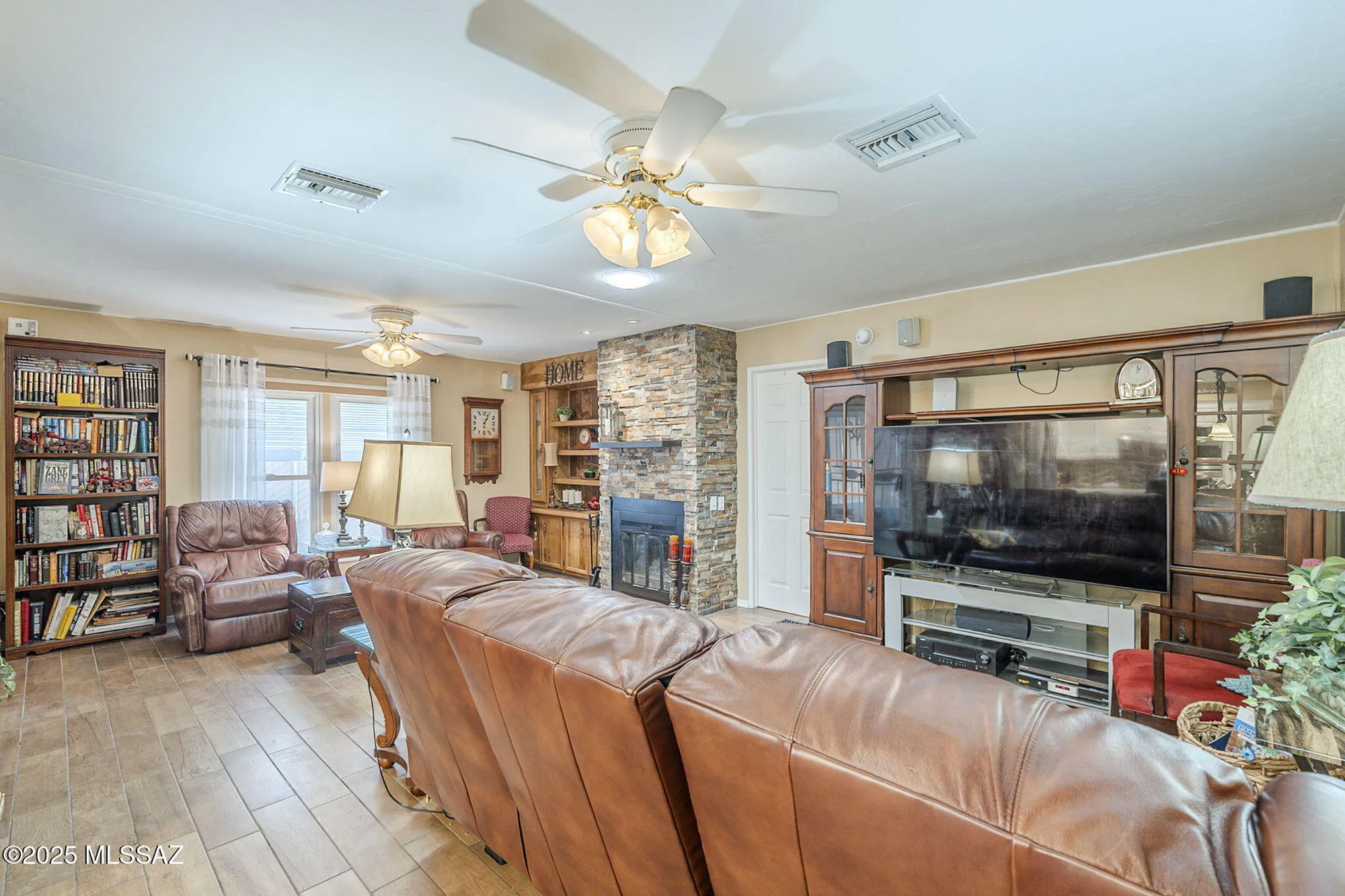 Property Slideshow image 13 of 42 | 20 w mesquite pl, Green Valley, AZ, 85614