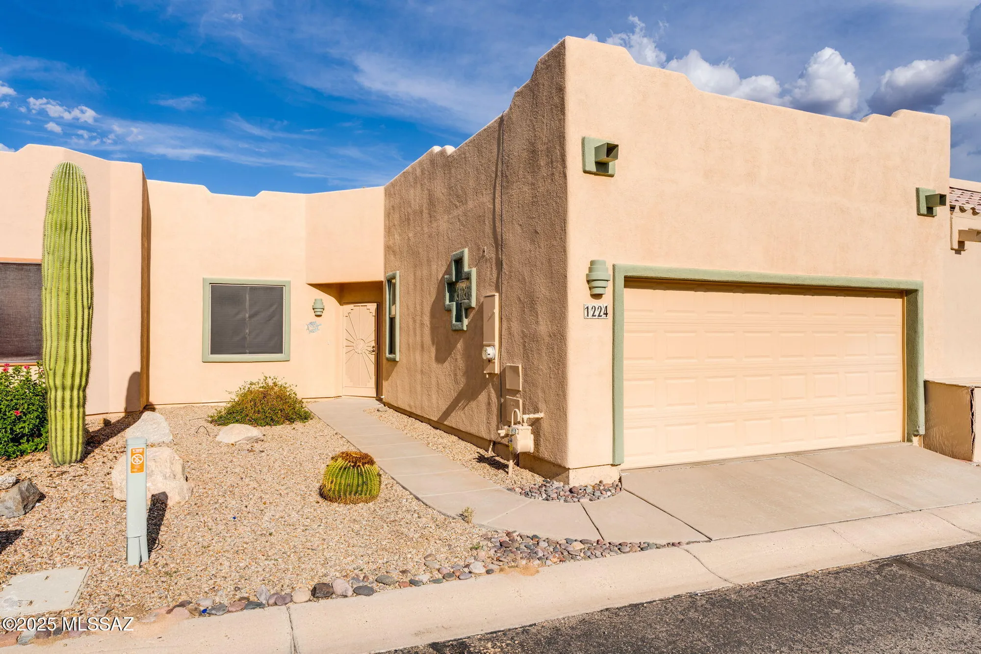 Property Slideshow image 1 of 19 | 1224 n laramie ln, Green Valley, AZ, 85614