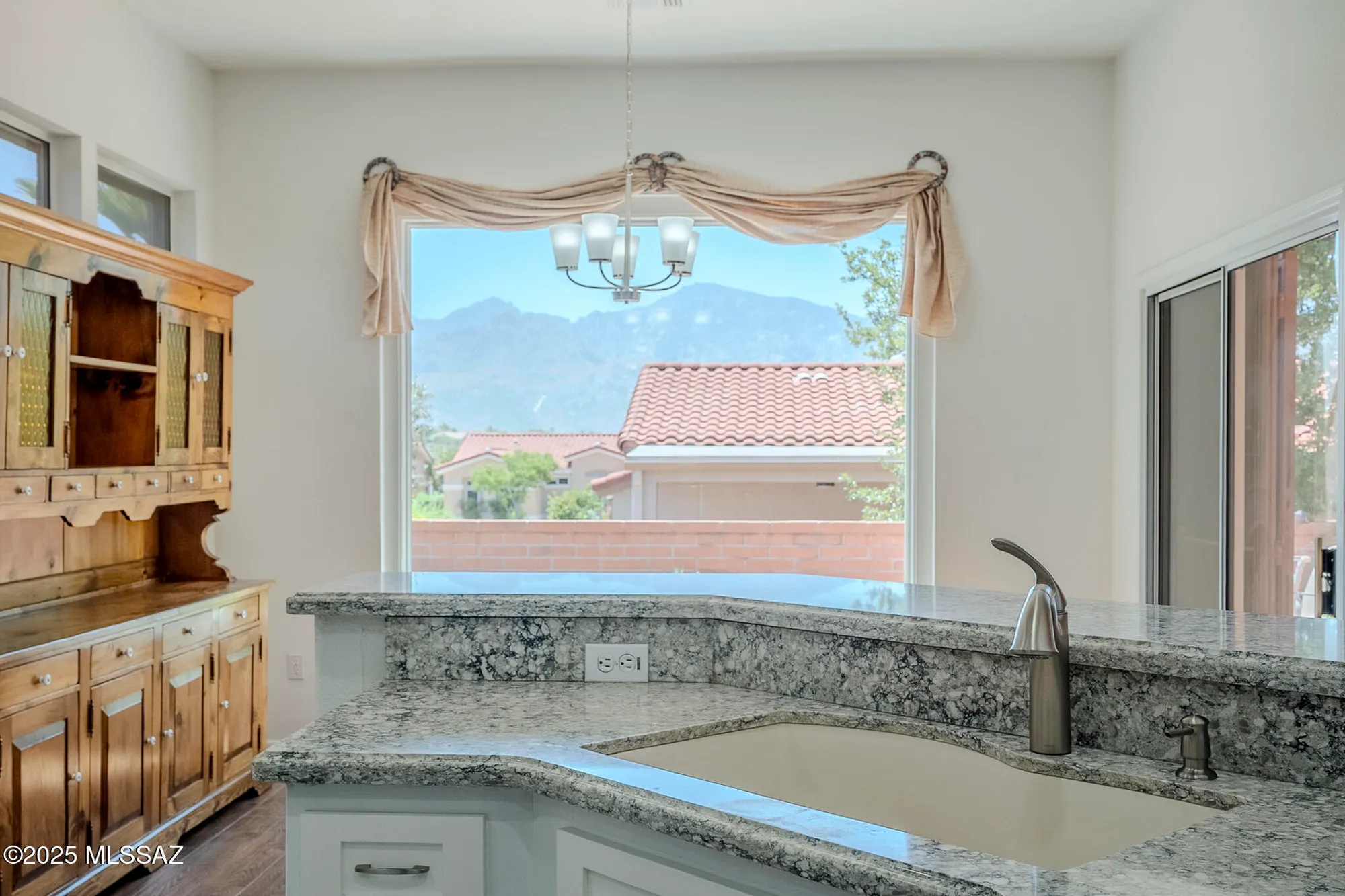 Property Slideshow image 6 of 32 | 2090 e buster mountain dr, Oro Valley, AZ, 85755