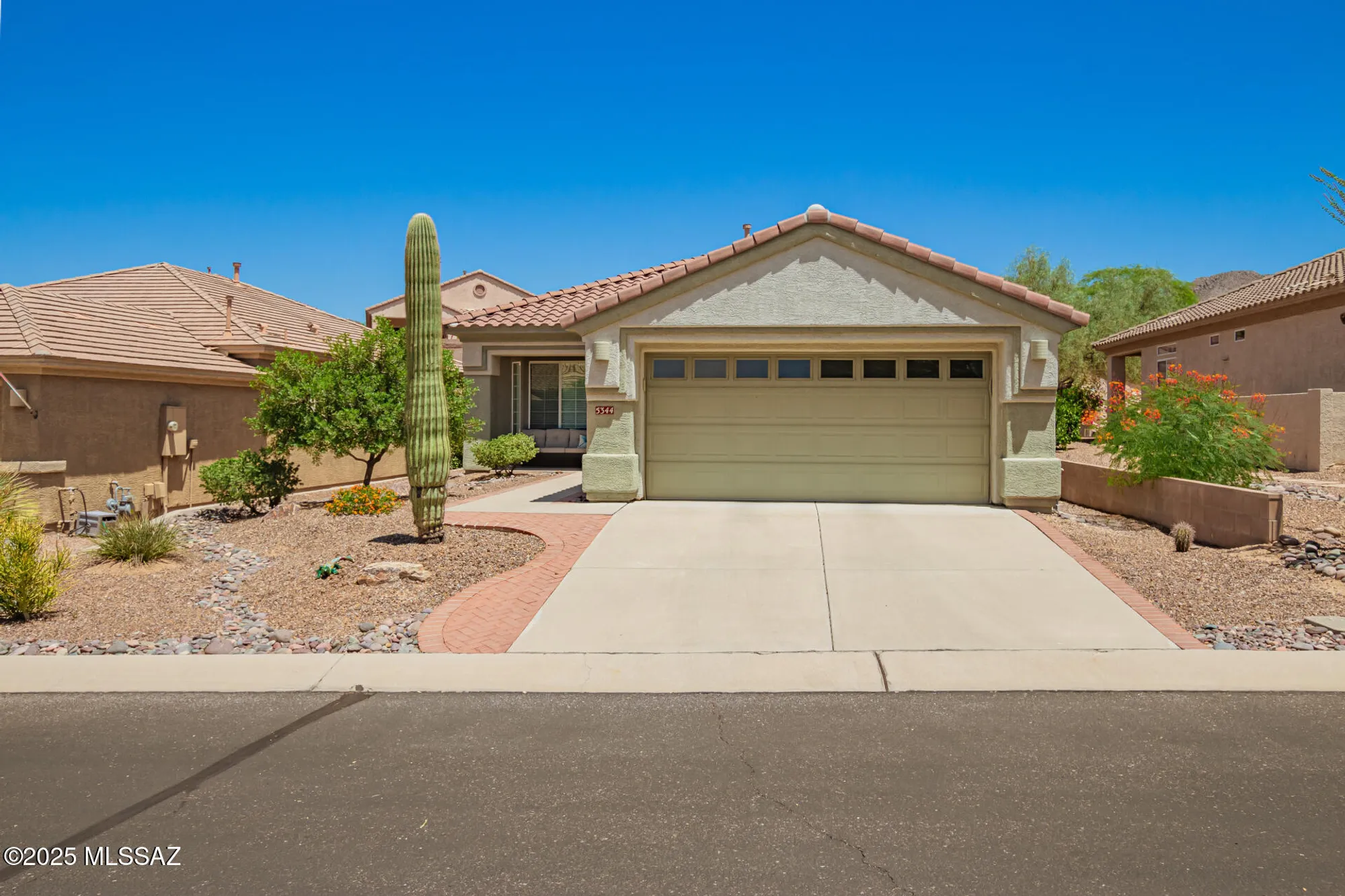 Property Slideshow image 1 of 34 | 5344 w eagle gulch ct, Marana, AZ, 85658