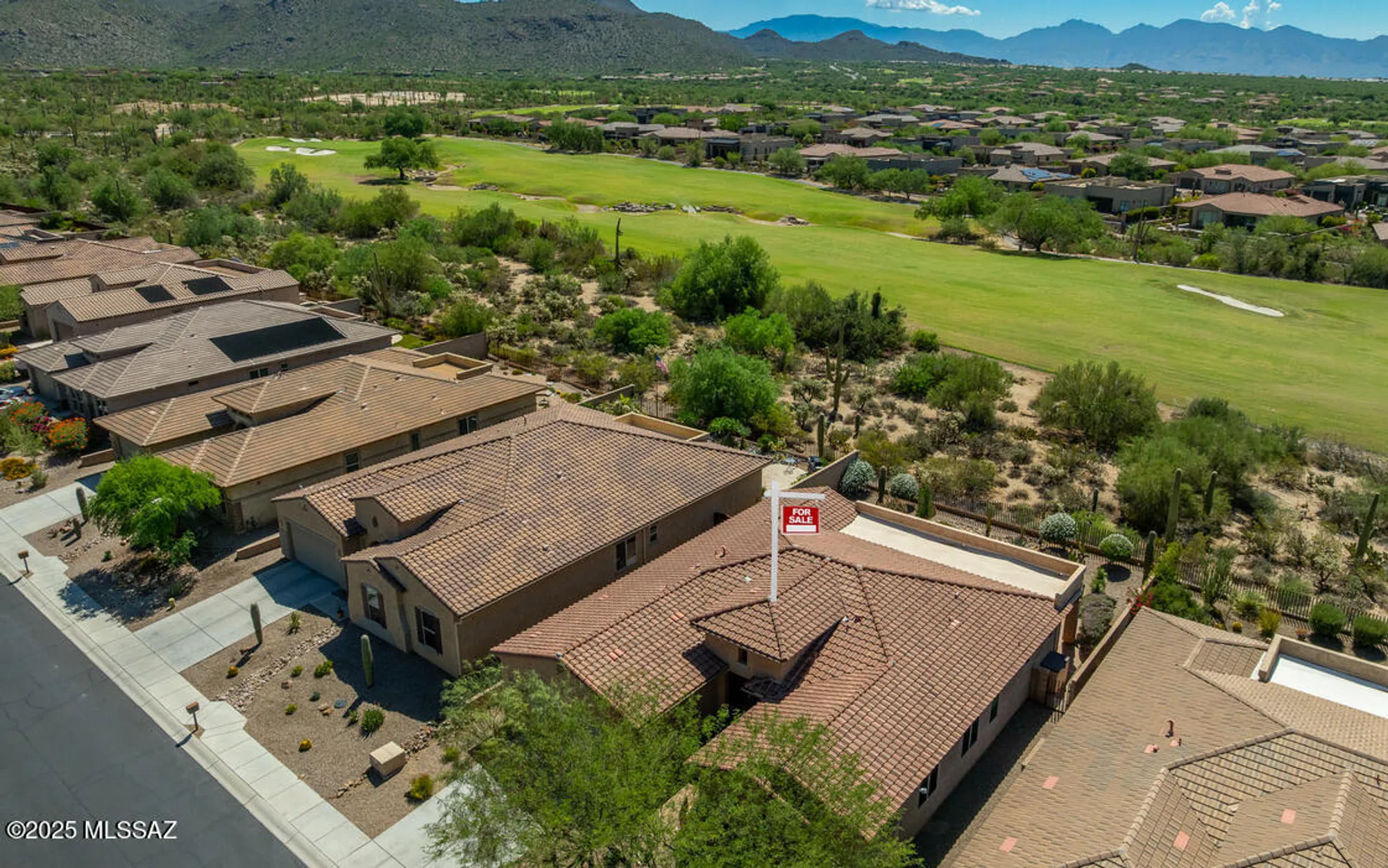 Property Slideshow image 6 of 33 | 6567 w whispering windmill ln, Marana, AZ, 85658